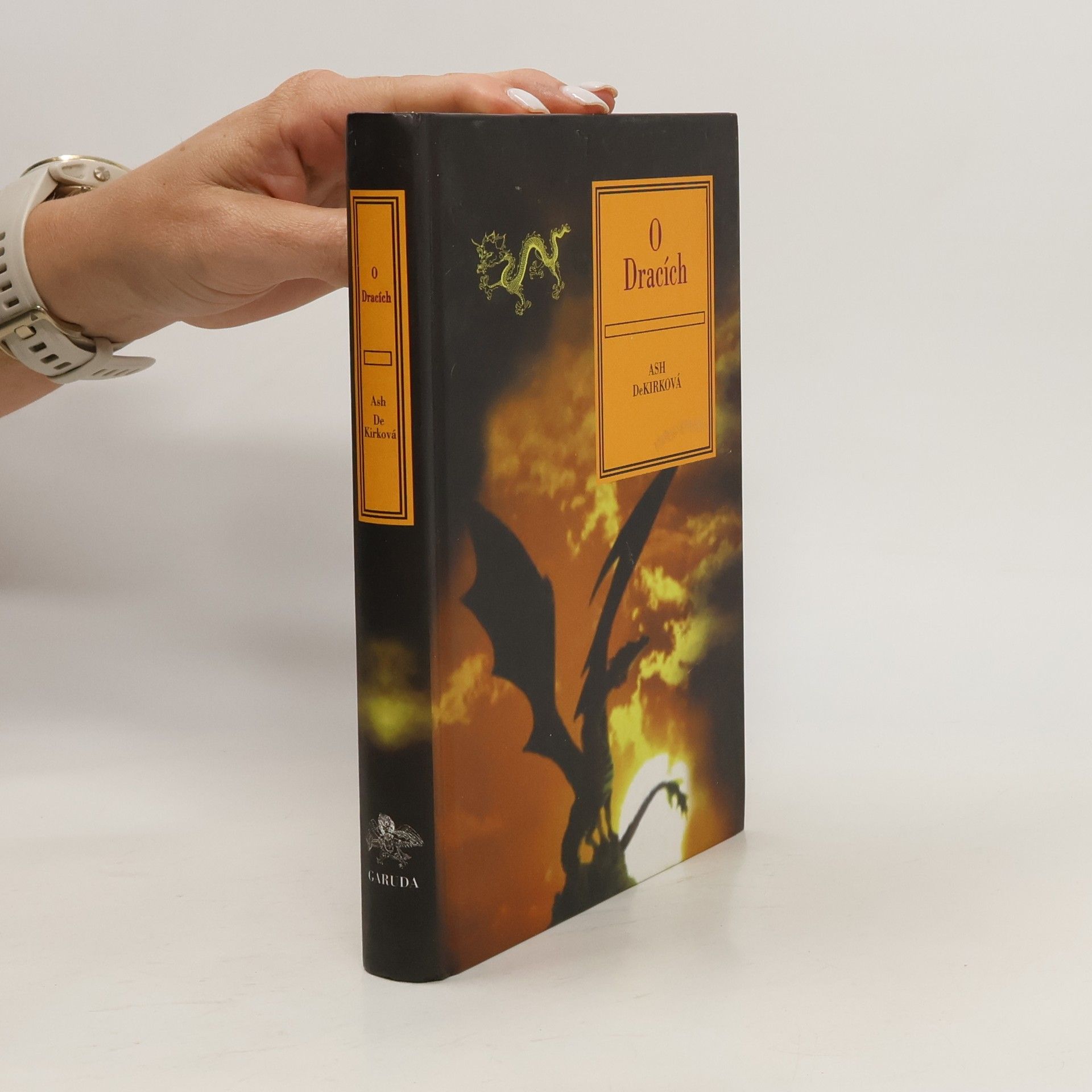 Ashley DeKirk O dracích