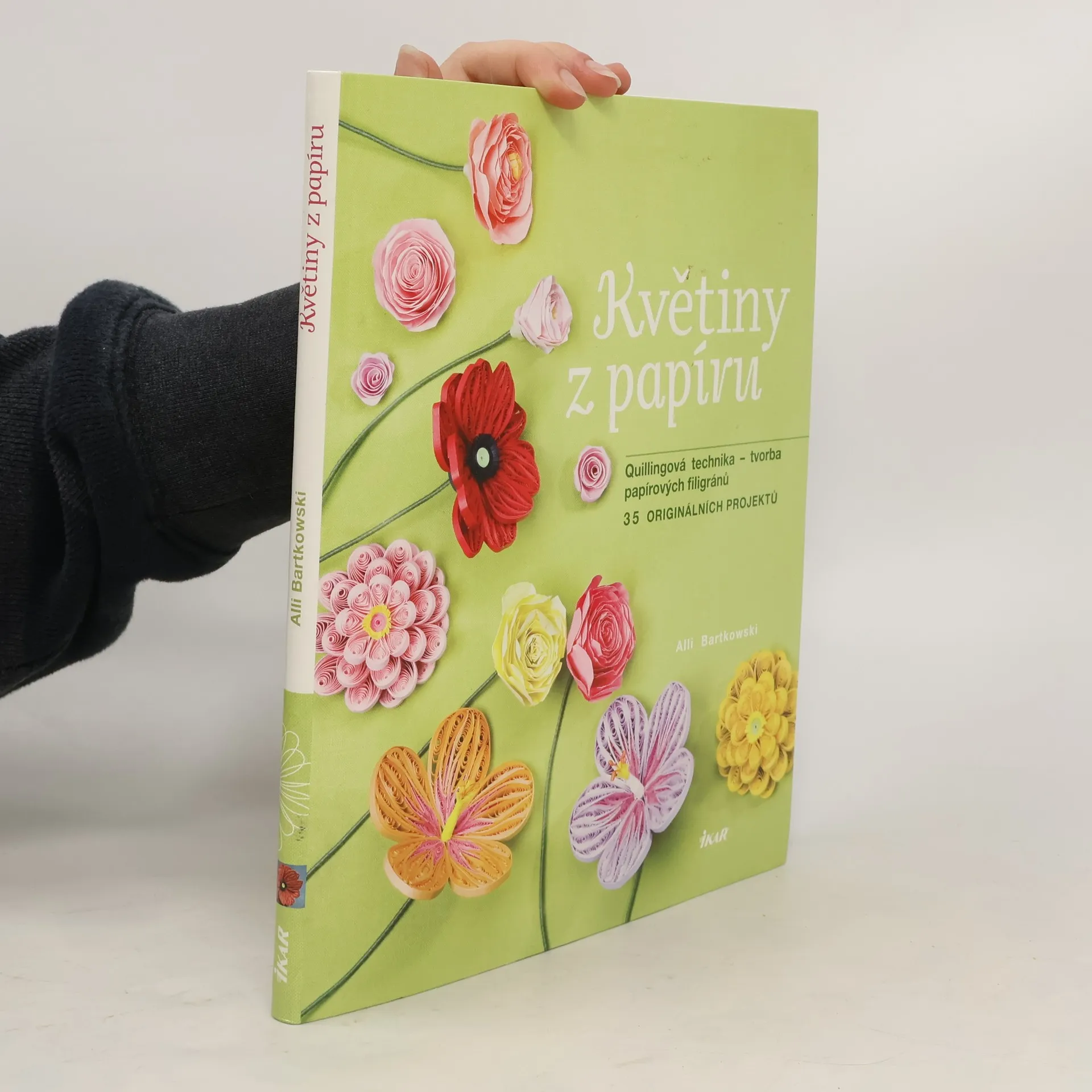 Květiny z papíru | Book | Paperback | Alli Bartkowski | CS