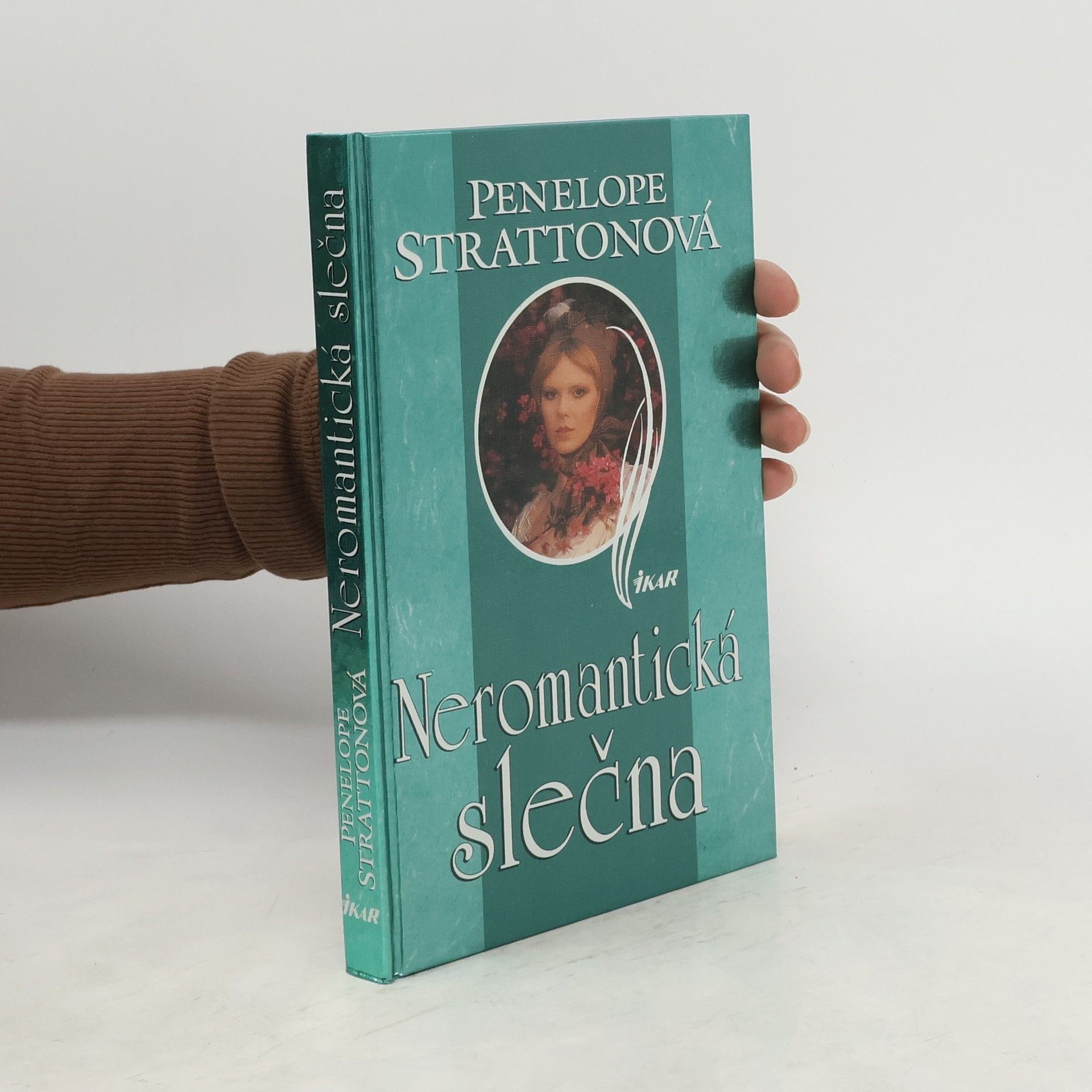Penelope Stratton Neromantická slečna