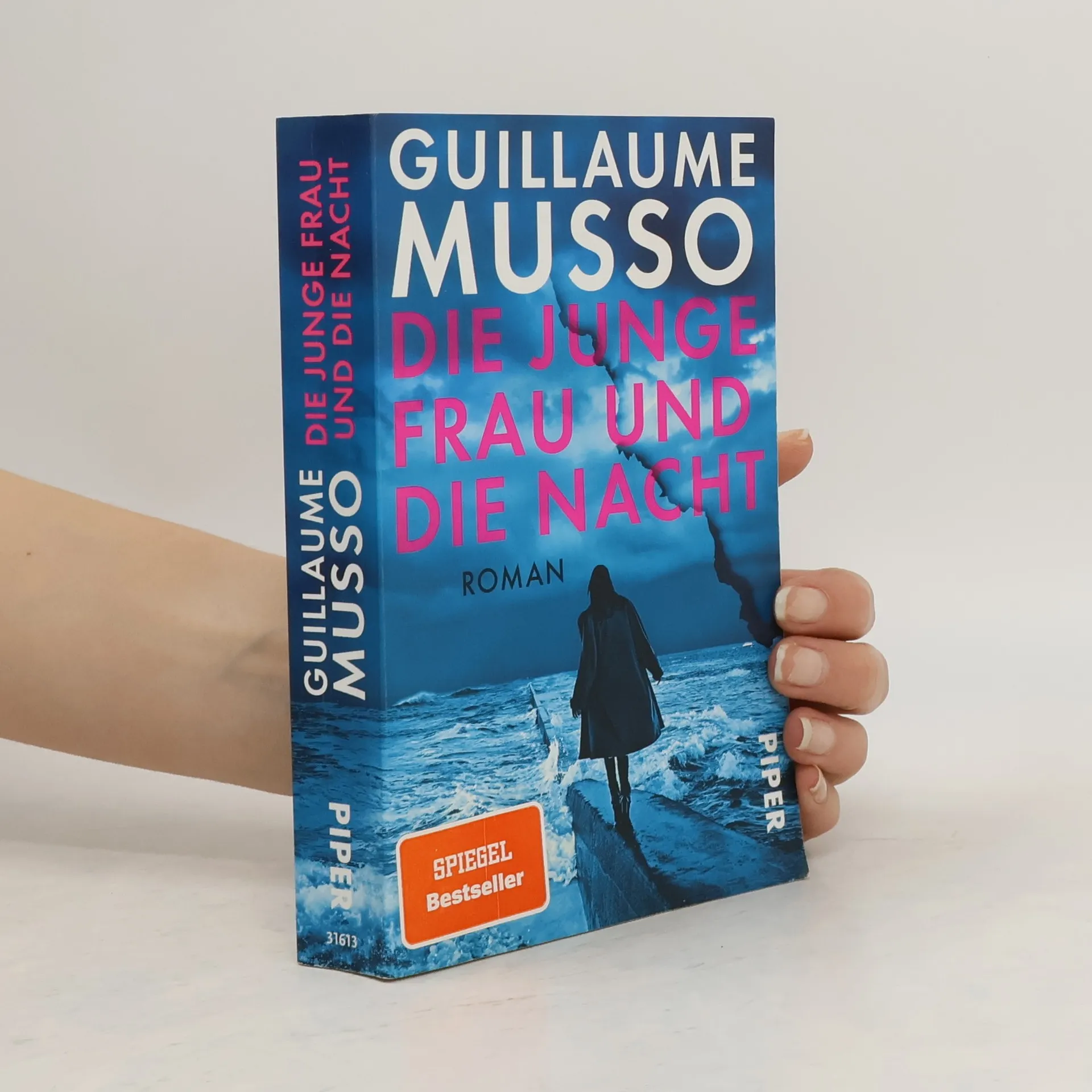 Die junge Frau und die Nacht | Libro | Guillaume Musso | DE