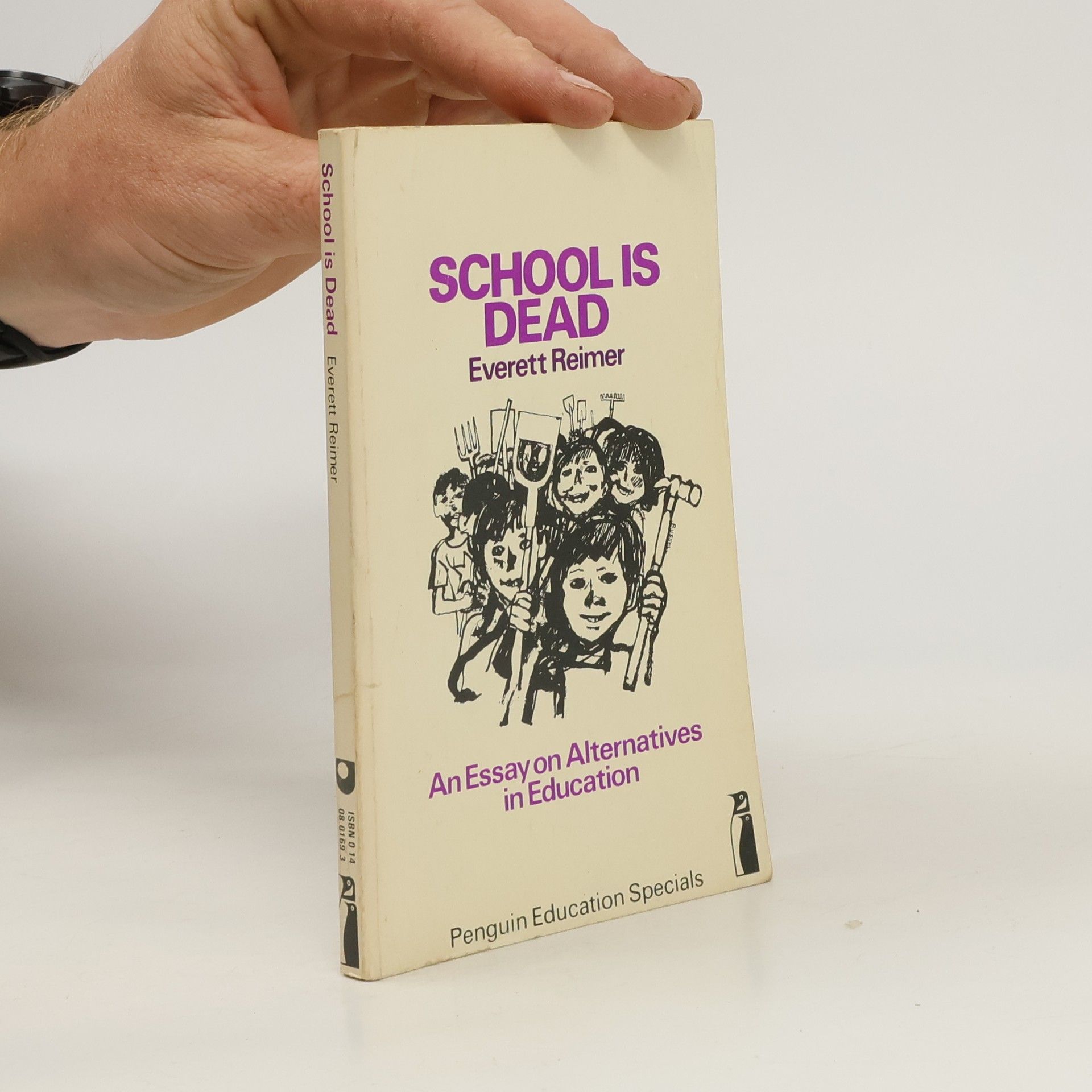 School is Dead. An Essay on Alternatives in Education