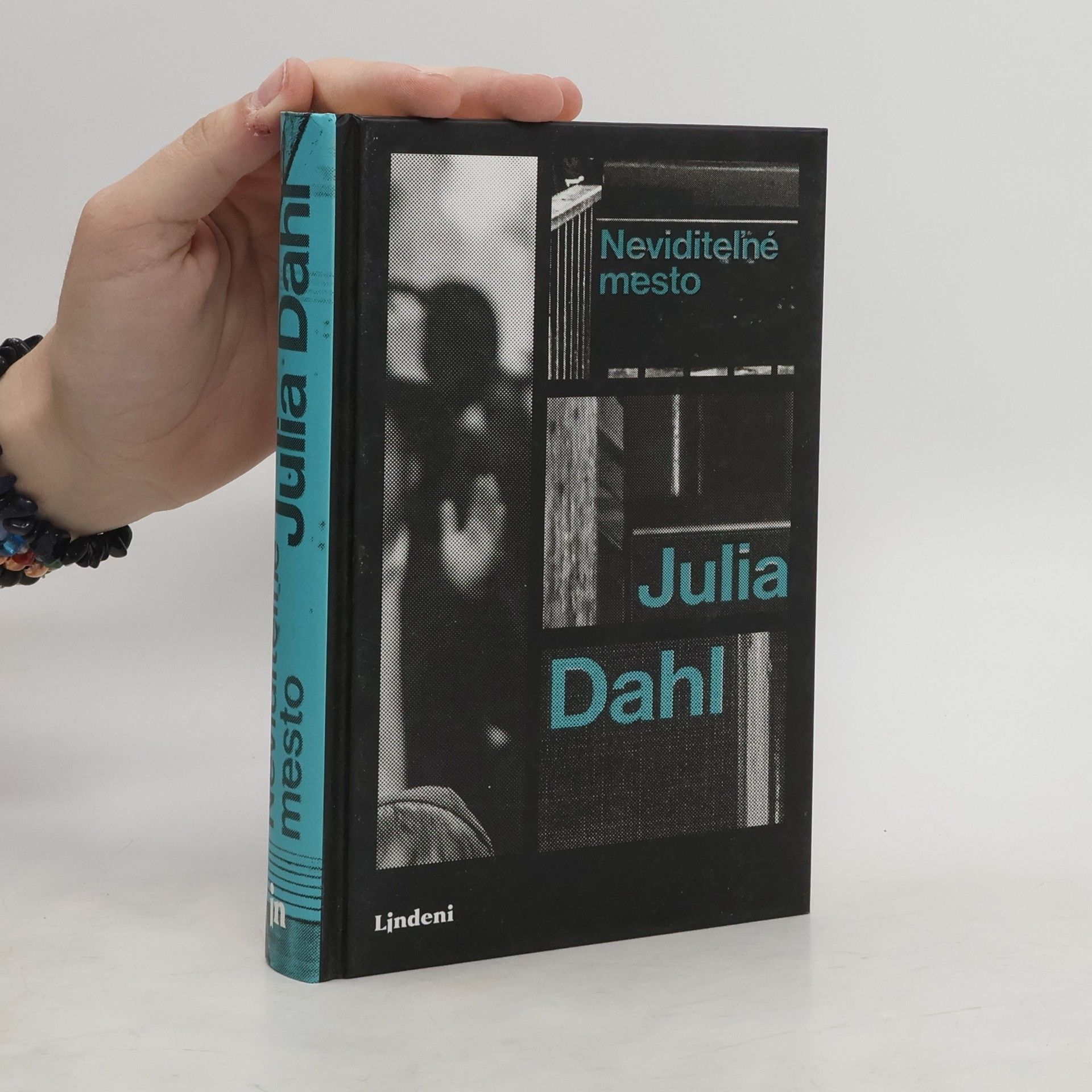 Julia Dahl Neviditeľné mesto