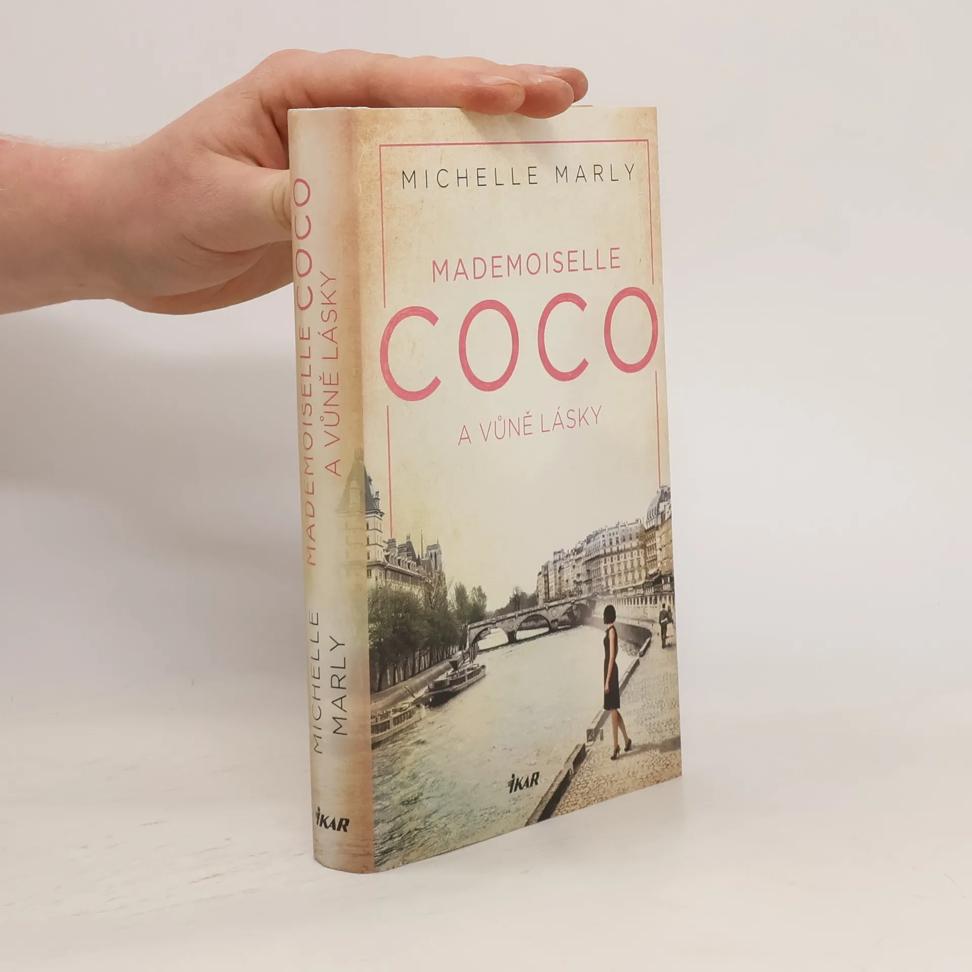 Mademoiselle Coco a vůně lásky | Book | Hardcover | Michelle Marly | CS