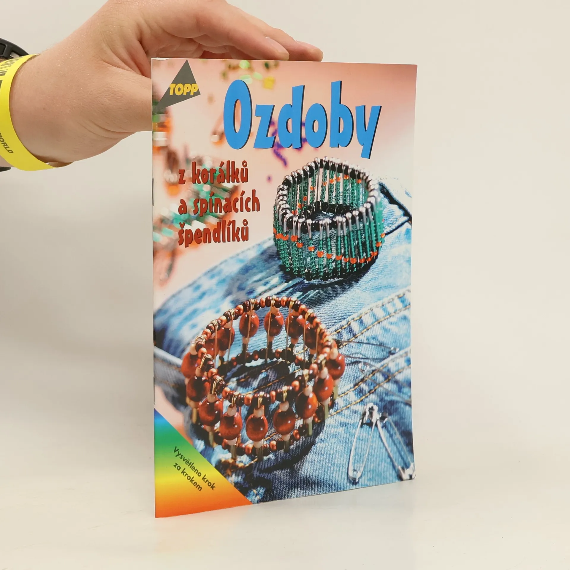 Ozdoby z korálků a spínacích špendlíků | Kniha | mäkká | Monika Helbig | CS