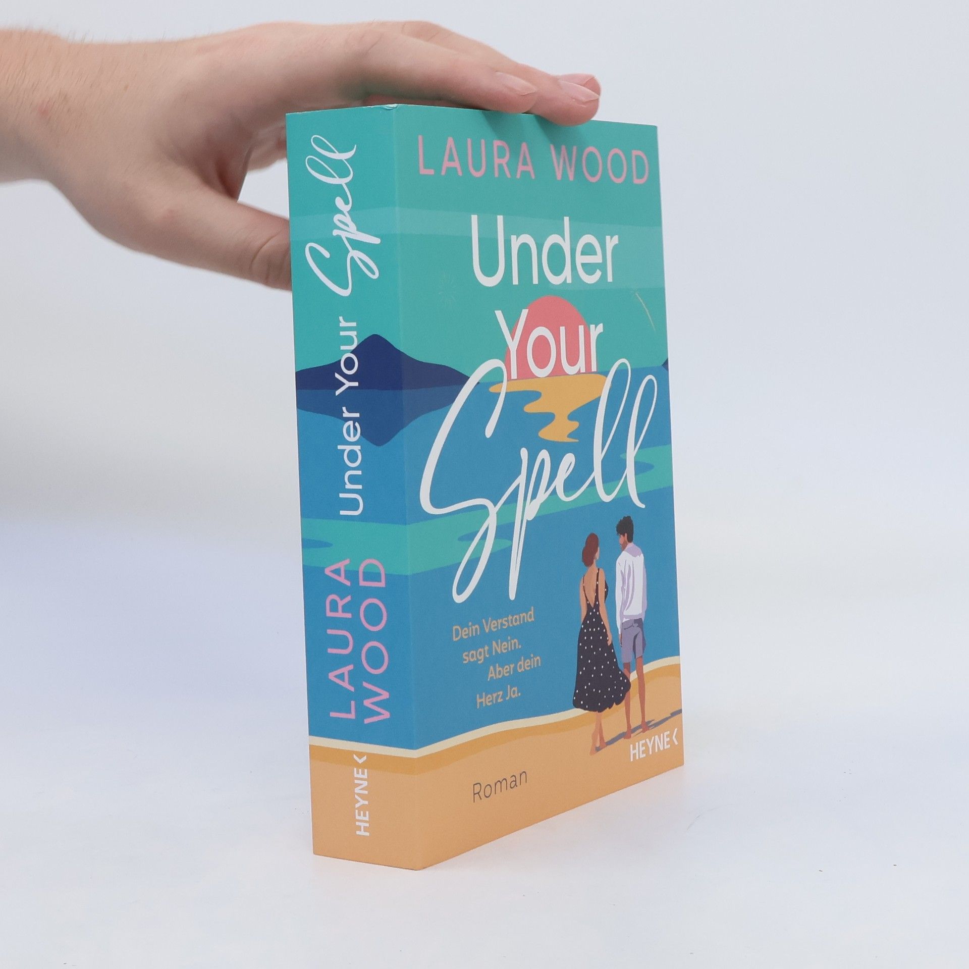 Laura Wood Under Your Spell – Dein Verstand sagt Nein. Aber dein Herz Ja.. Roman - Mit farbig gestaltetem Buchschnitt – nur in limitierter Erstauflage der gedruckten Ausgabe