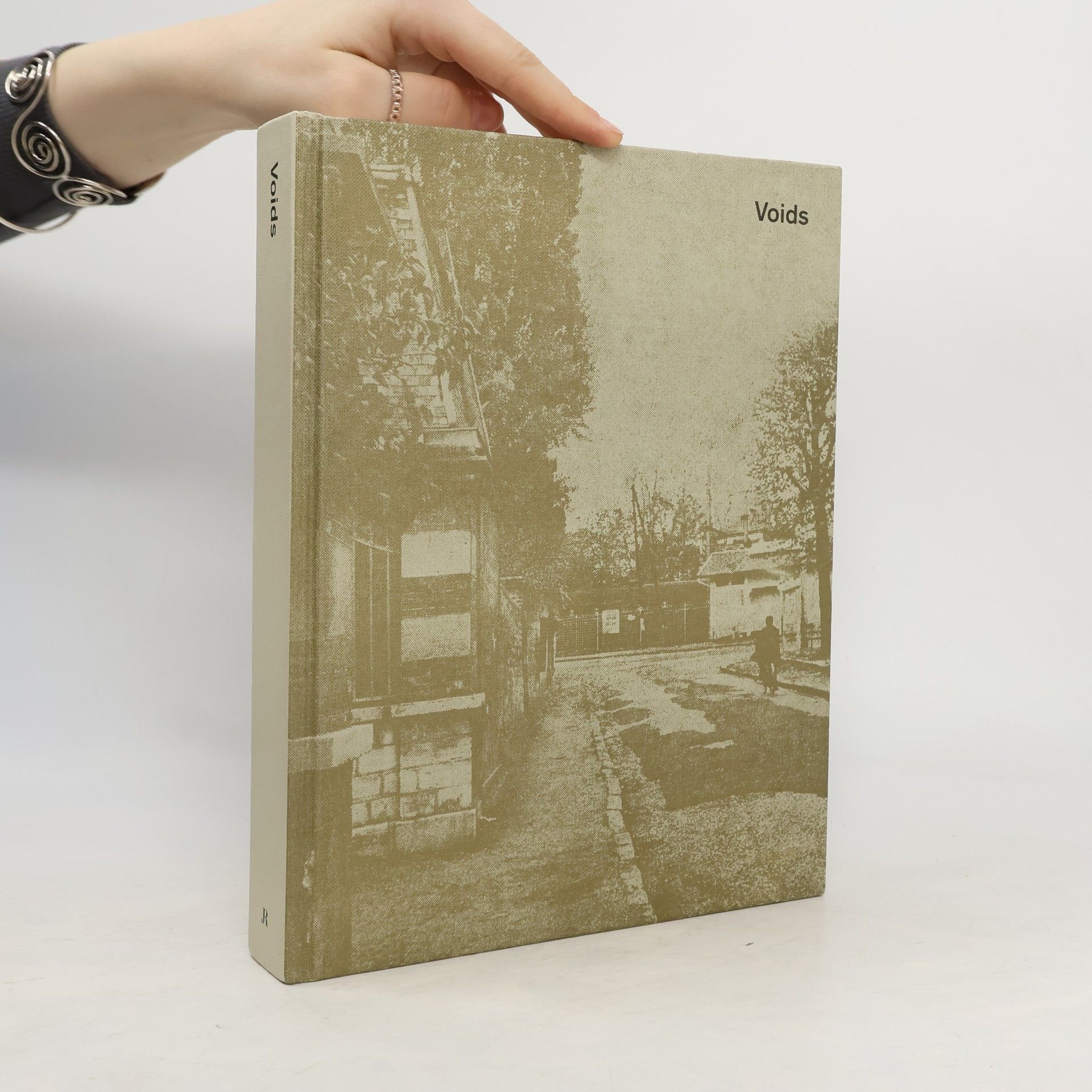 AA.VV. Voids