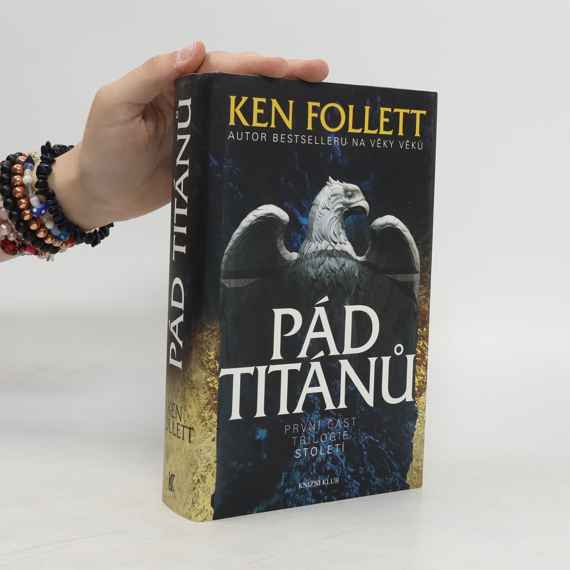 Ken Follett Pád titánů