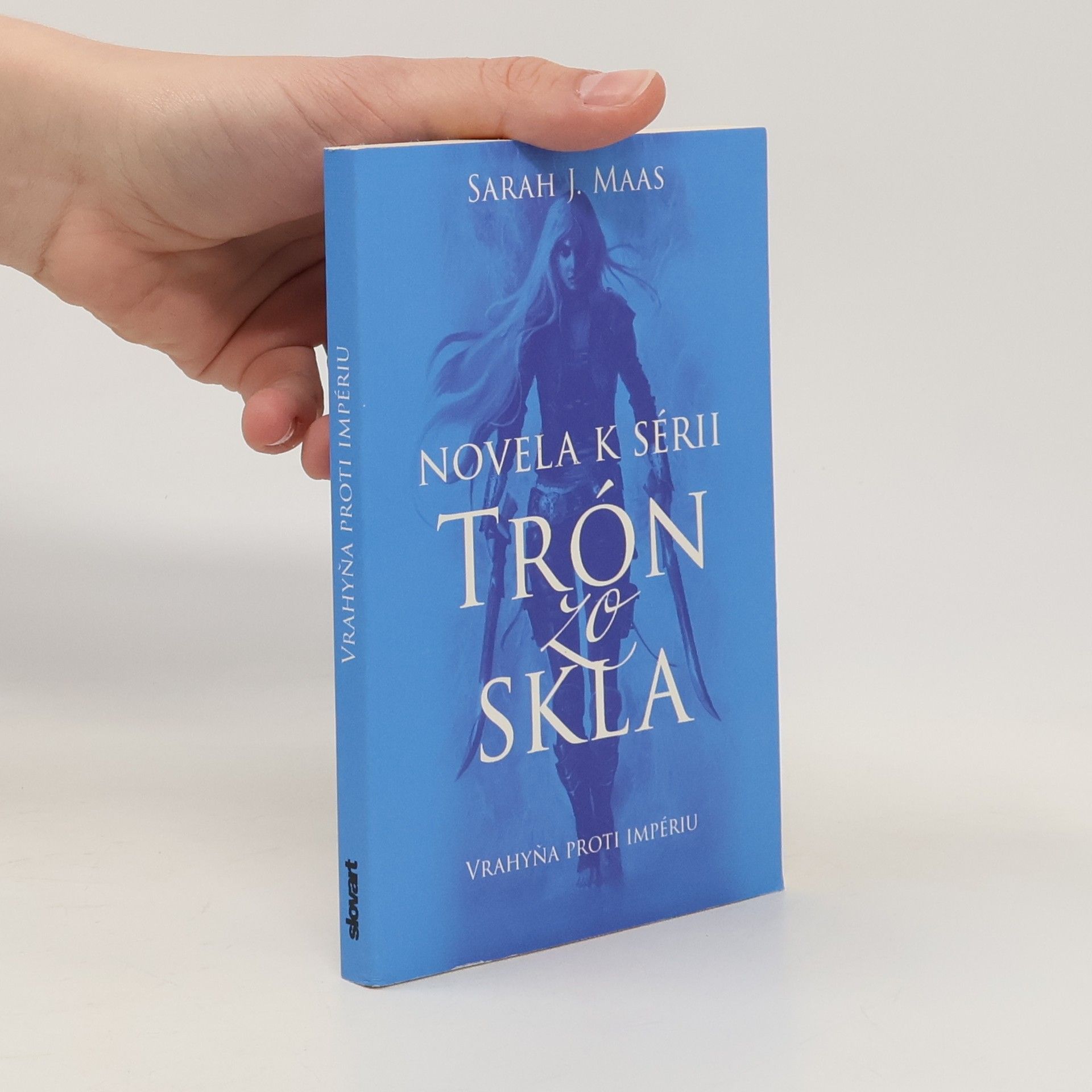 Sarah J. Maas Vrahyňa proti impériu