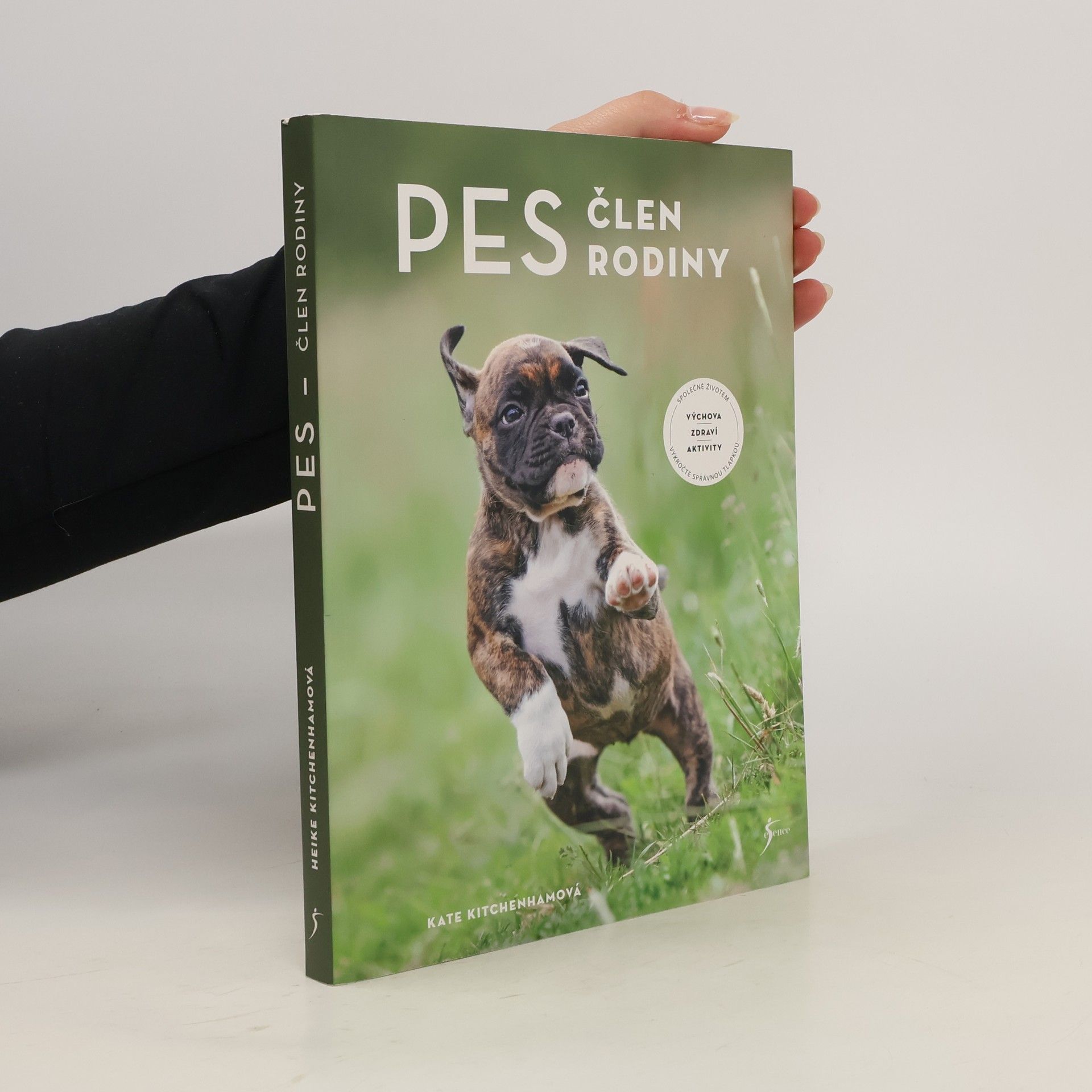 Kate Kitchenham Pes: člen rodiny