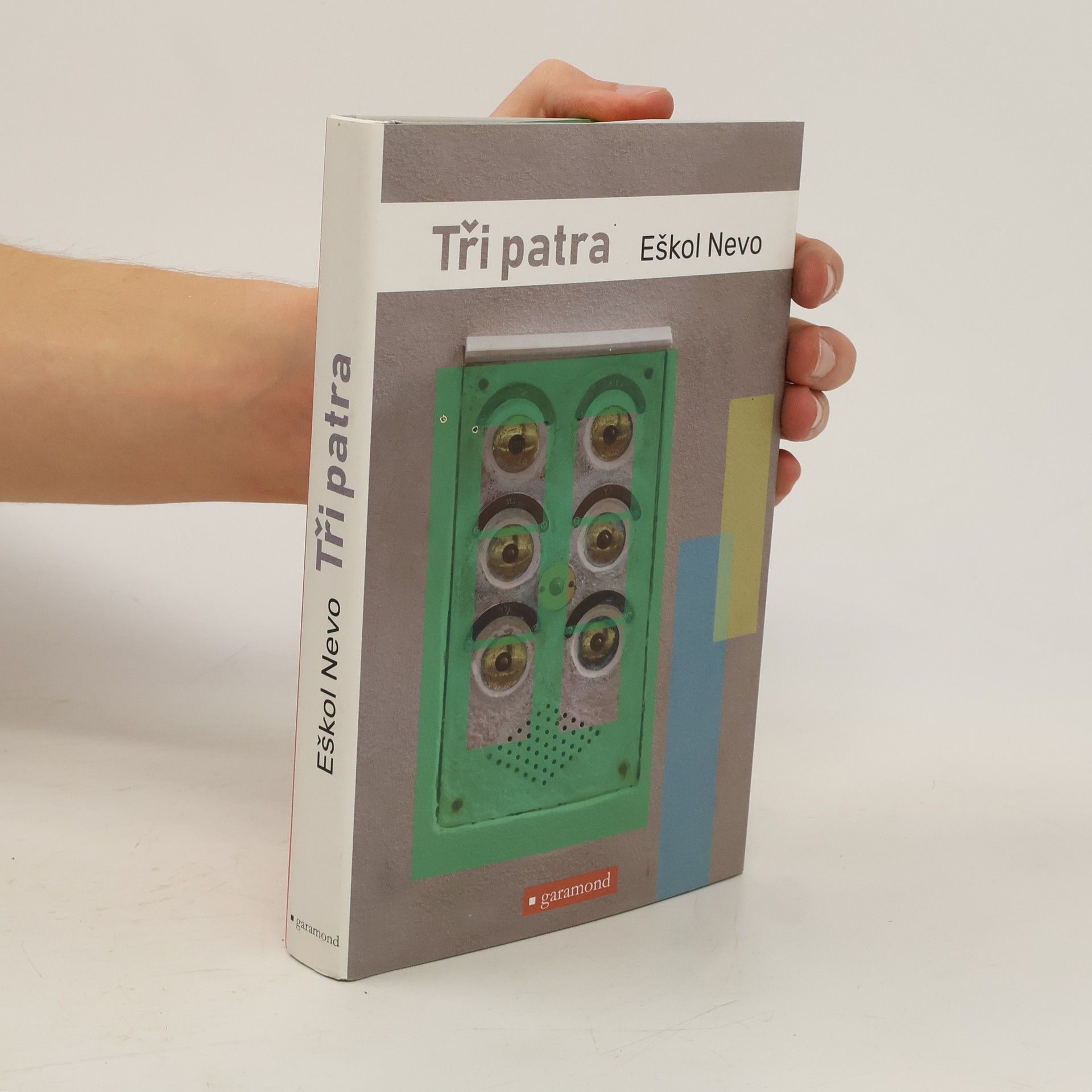 Eškol Nevo Tři patra