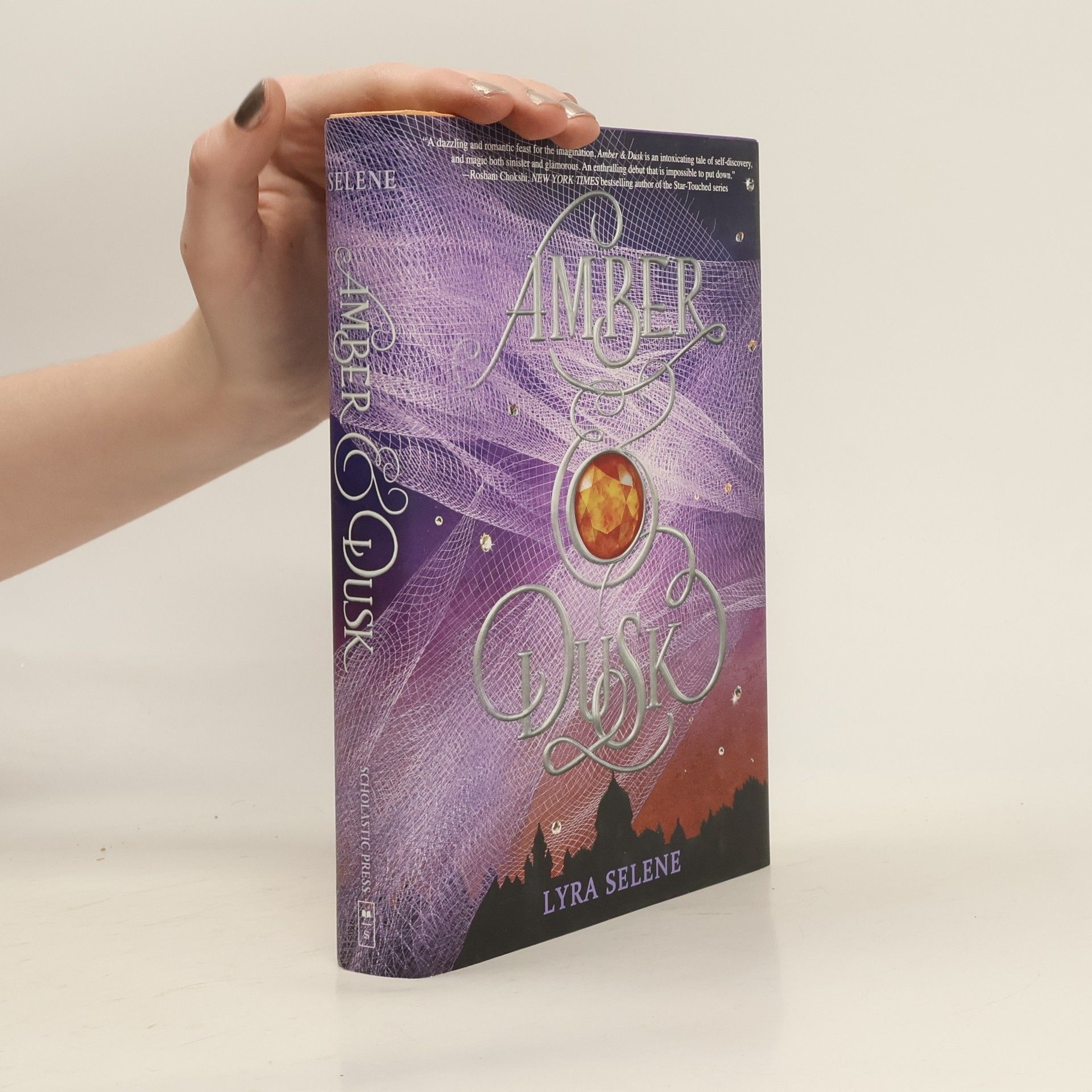 Lyra Selene Amber & Dusk