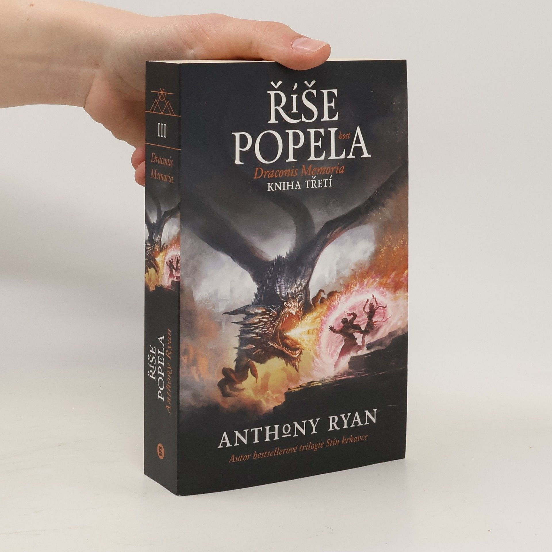 Anthony Ryan Říše popela