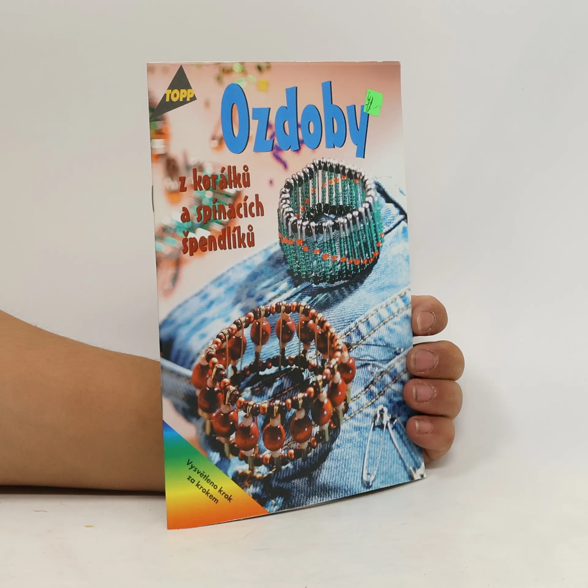 Ozdoby z korálků a spínacích špendlíků | Kniha | mäkká | Monika Helbig | CS