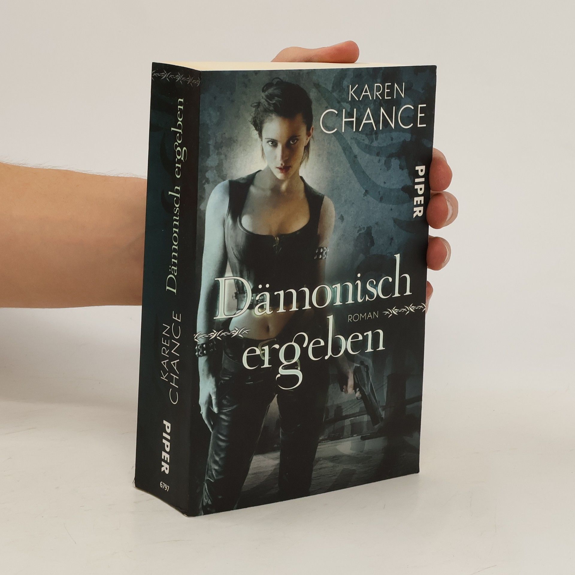 Karen Chance Dämonisch ergeben