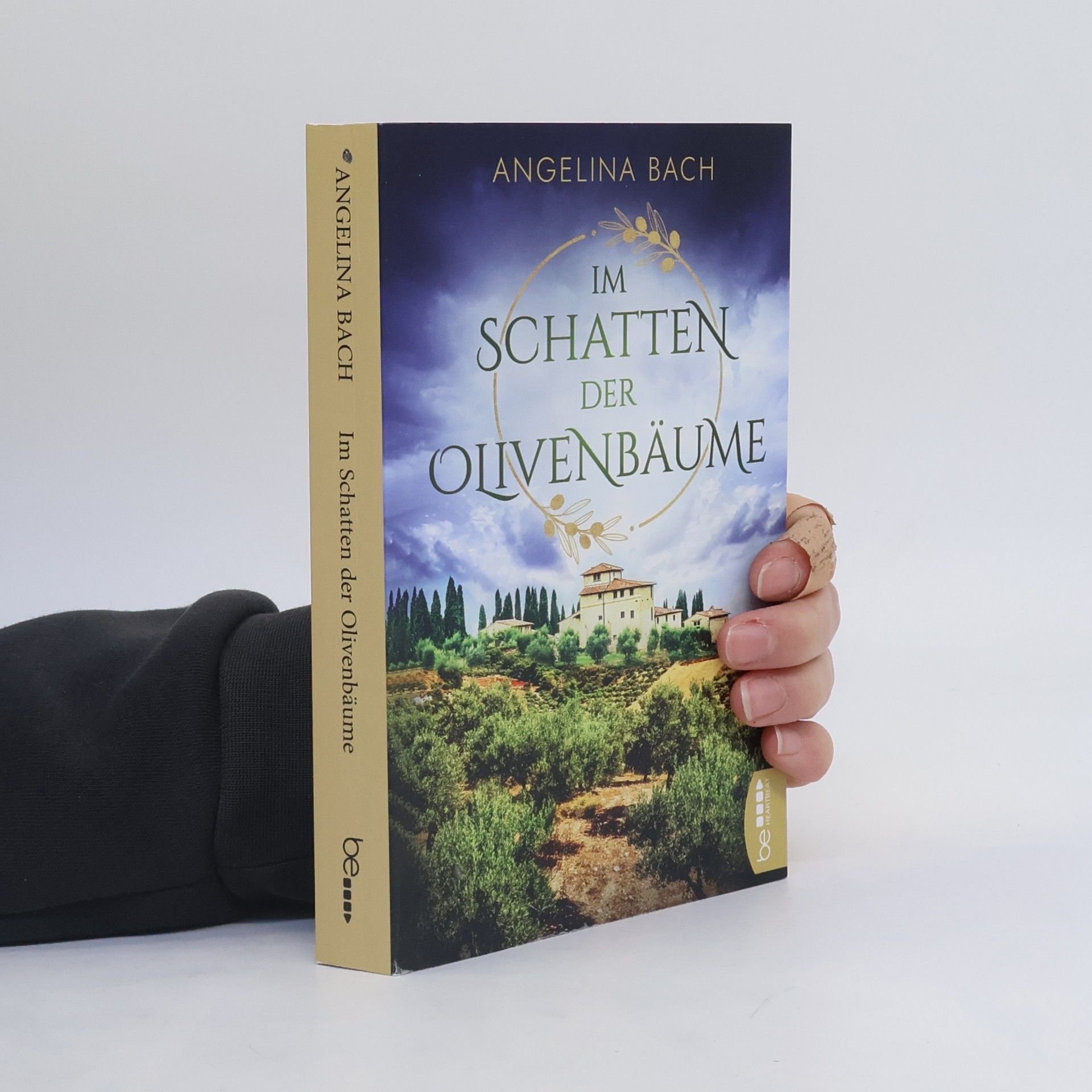 Angelina Bach Im Schatten der Olivenbäume