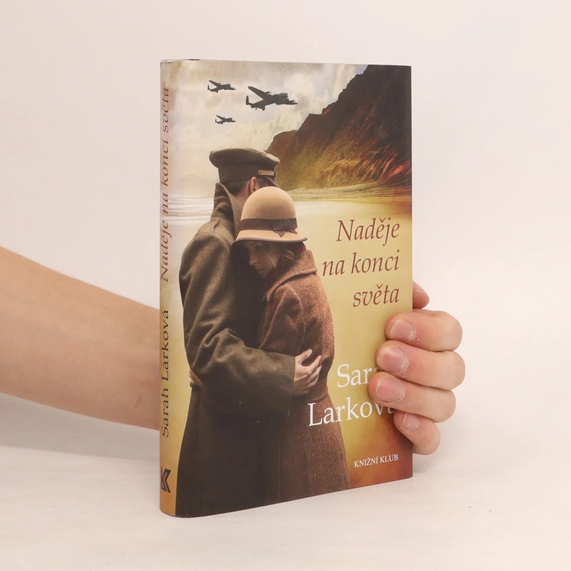Naděje na konci světa | Book | Sarah Lark | CS