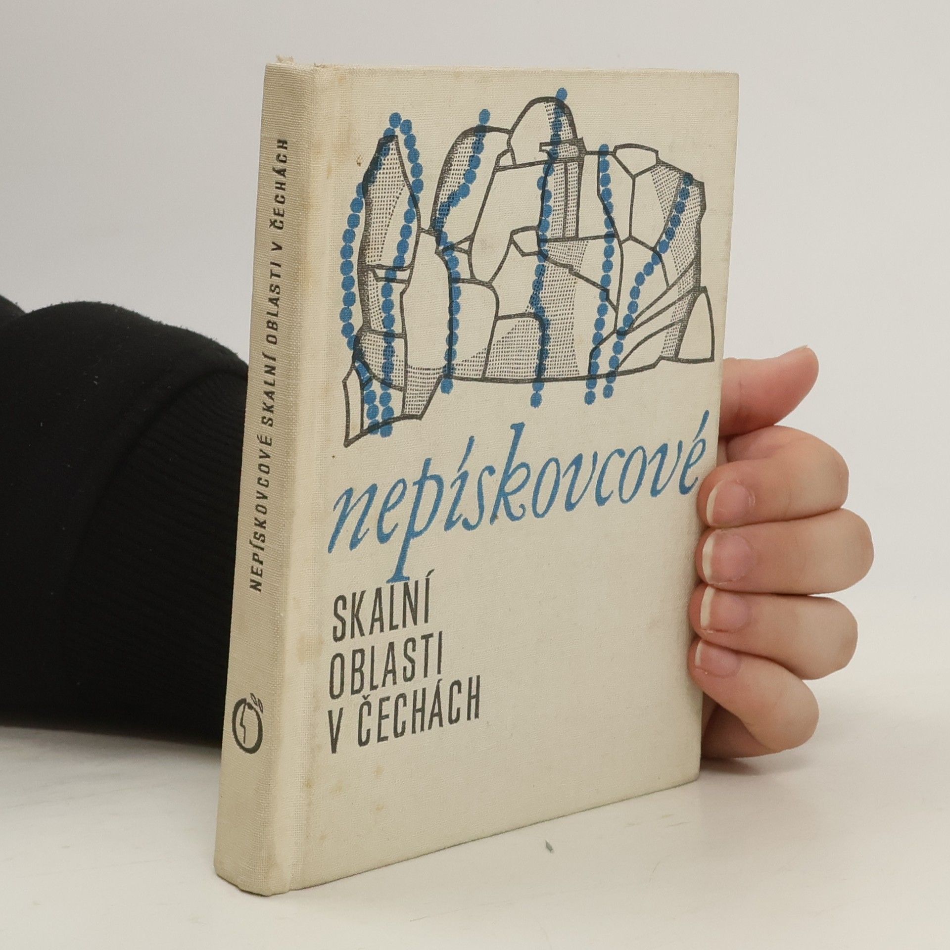 Jan Novotný Nepískovcové skalní oblasti v Čechách