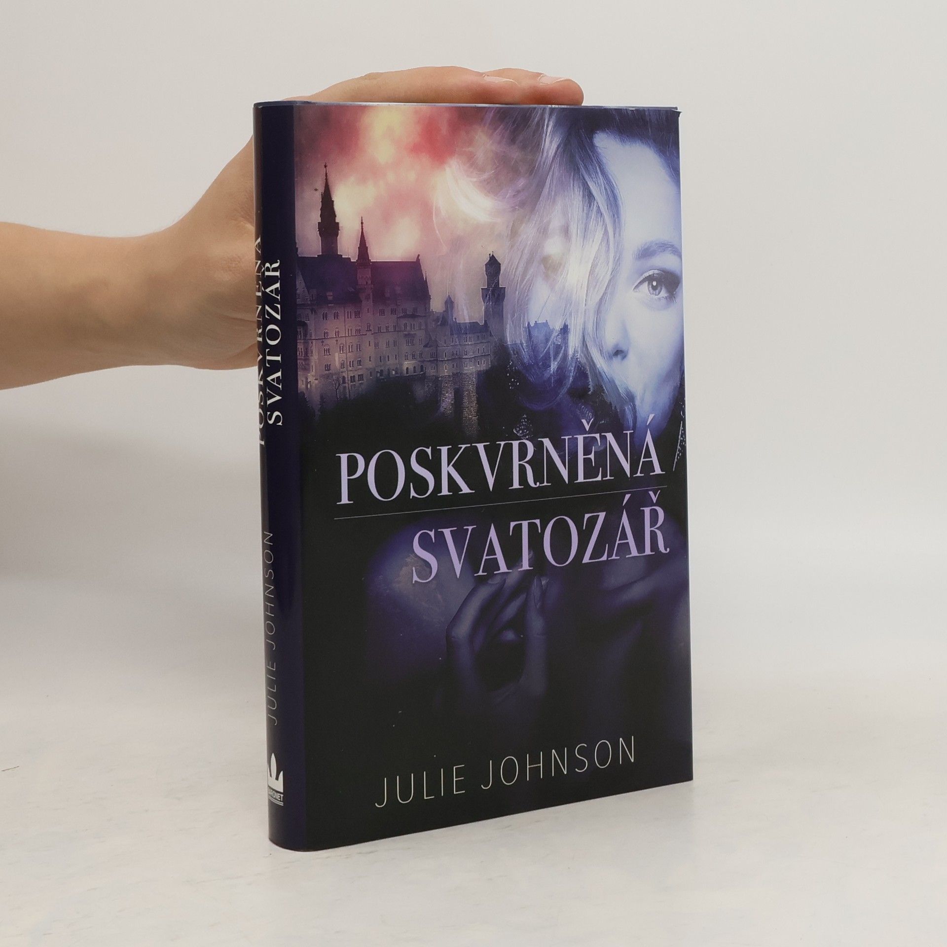 Julie Johnson Zapovězená královna. 1, Poskvrněná svatozář