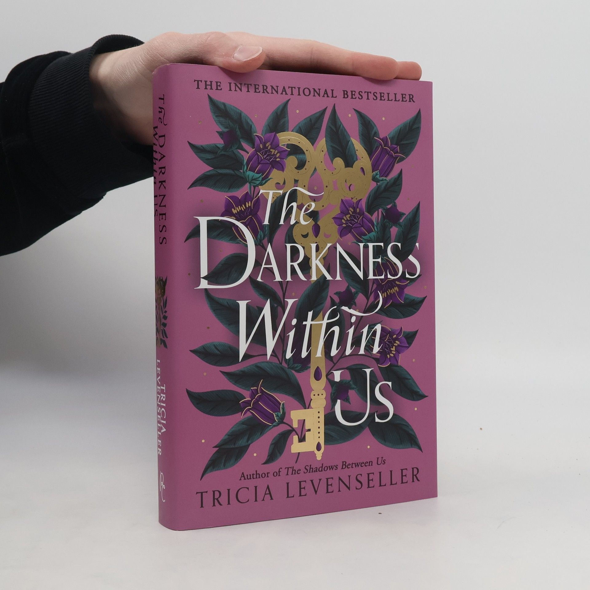 Tricia Levenseller The Darkness Within Us