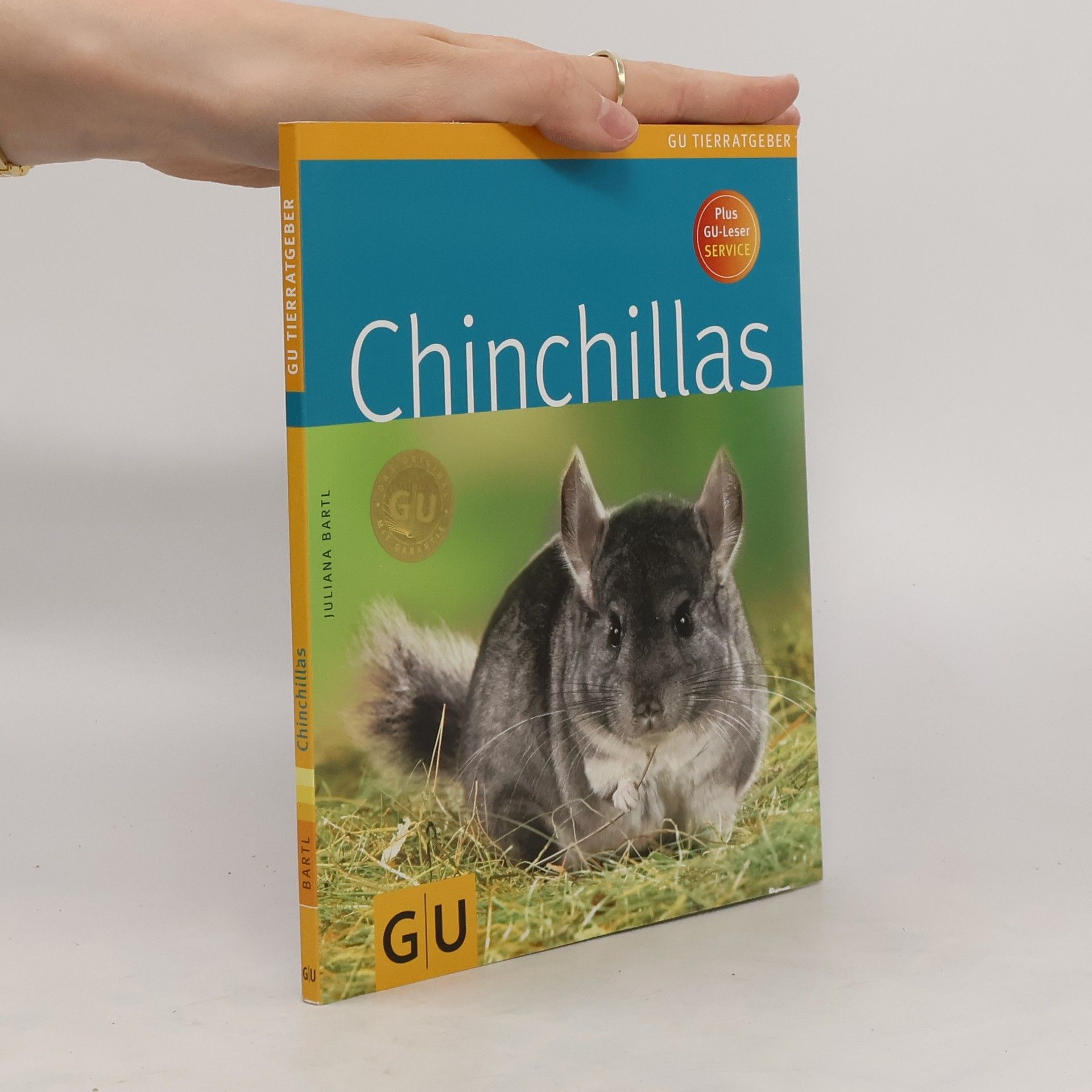 Juliana Bartl Chinchillas