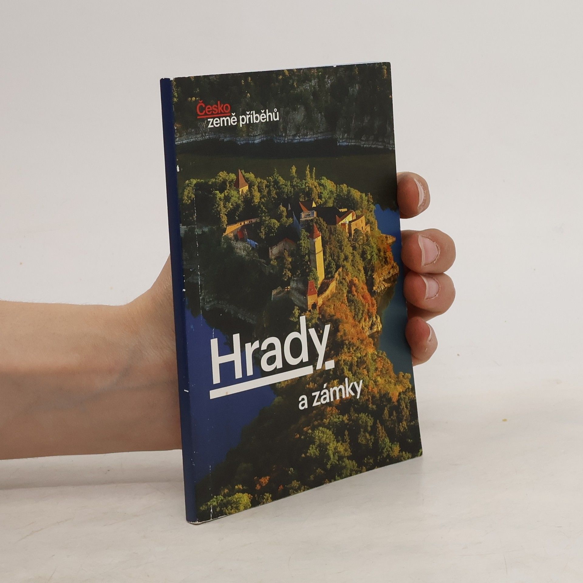 Collectif d'auteurs Hrady a zámky
