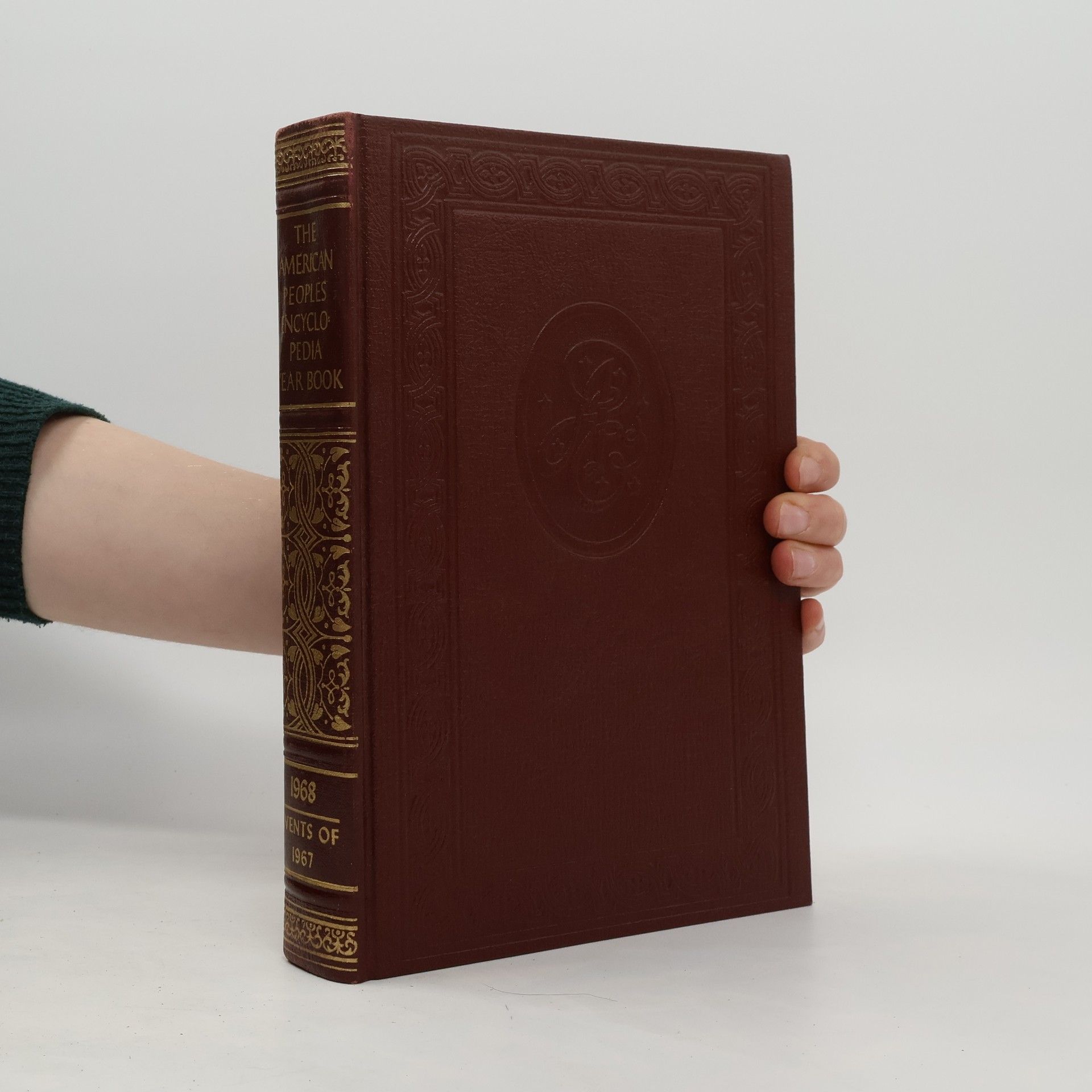 Collective The American Peoples Encyclopedia. Events of 1967