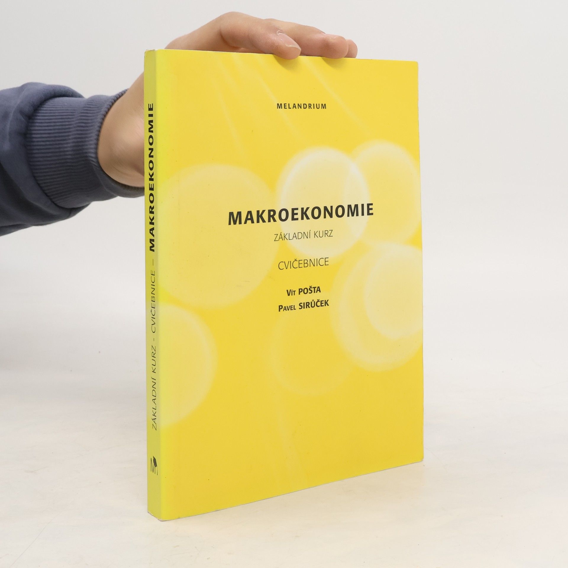Vít Pošta Makroekonomie: Základní kurz