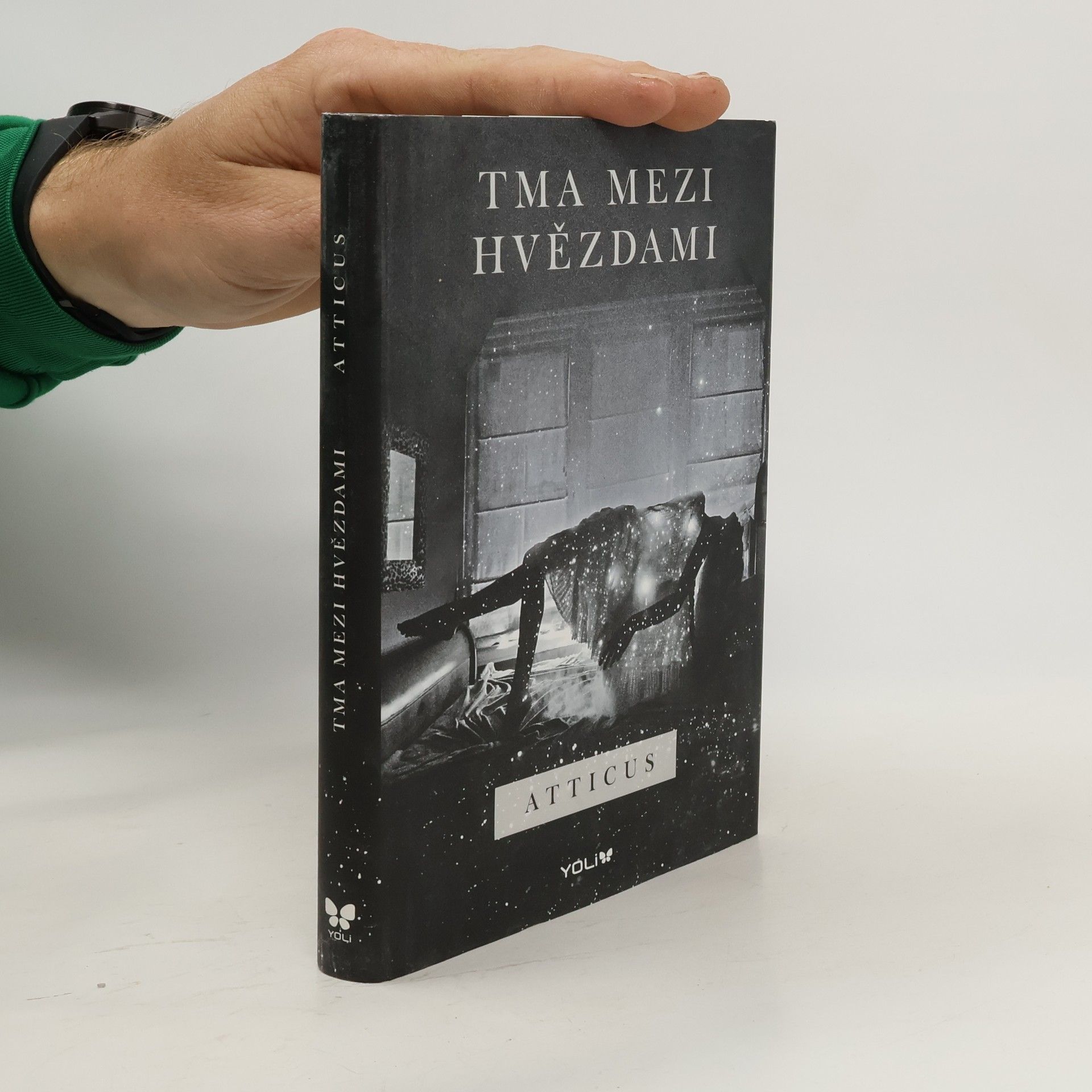 Atticus Tma mezi hvězdami
