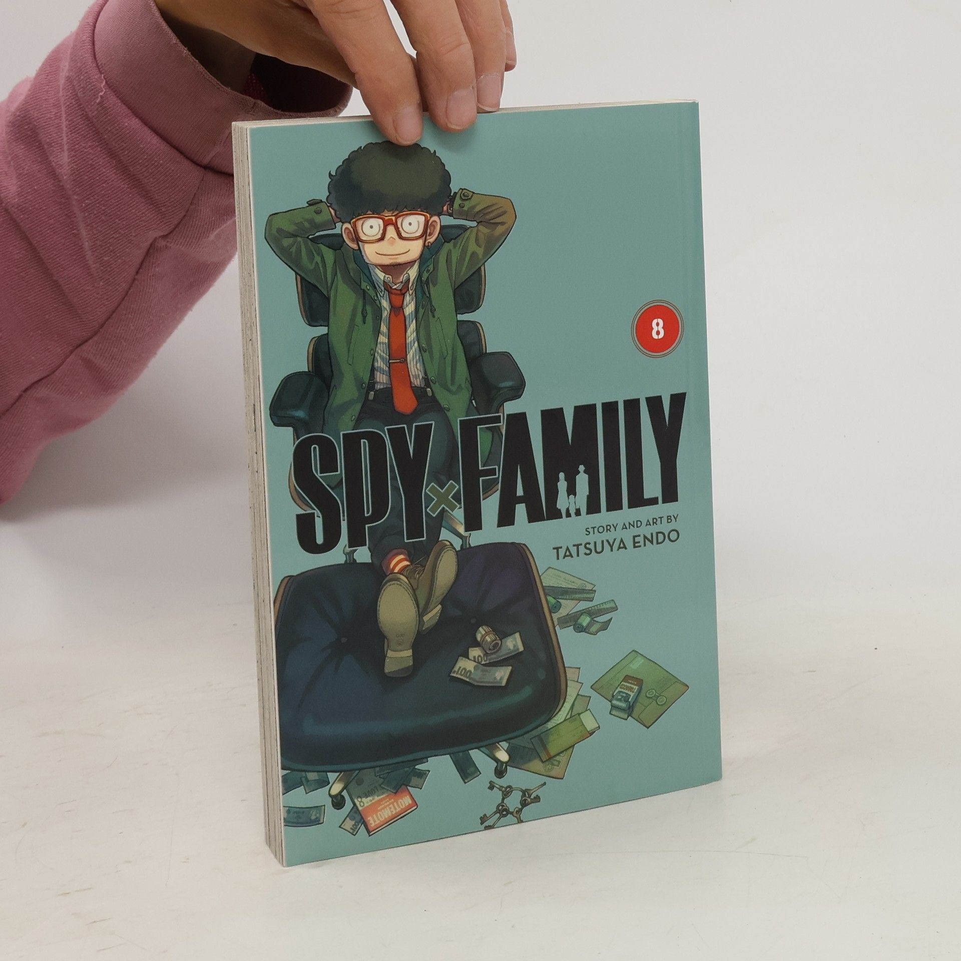 Tacuja Endó Spy x Family, Vol. 8