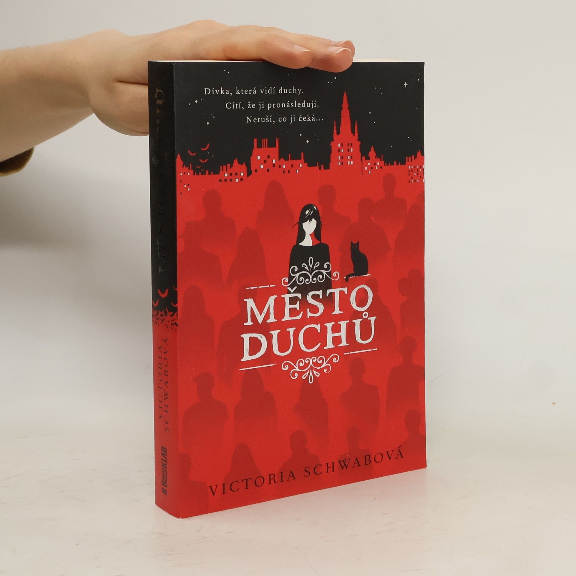 Victoria Schwab Město duchů