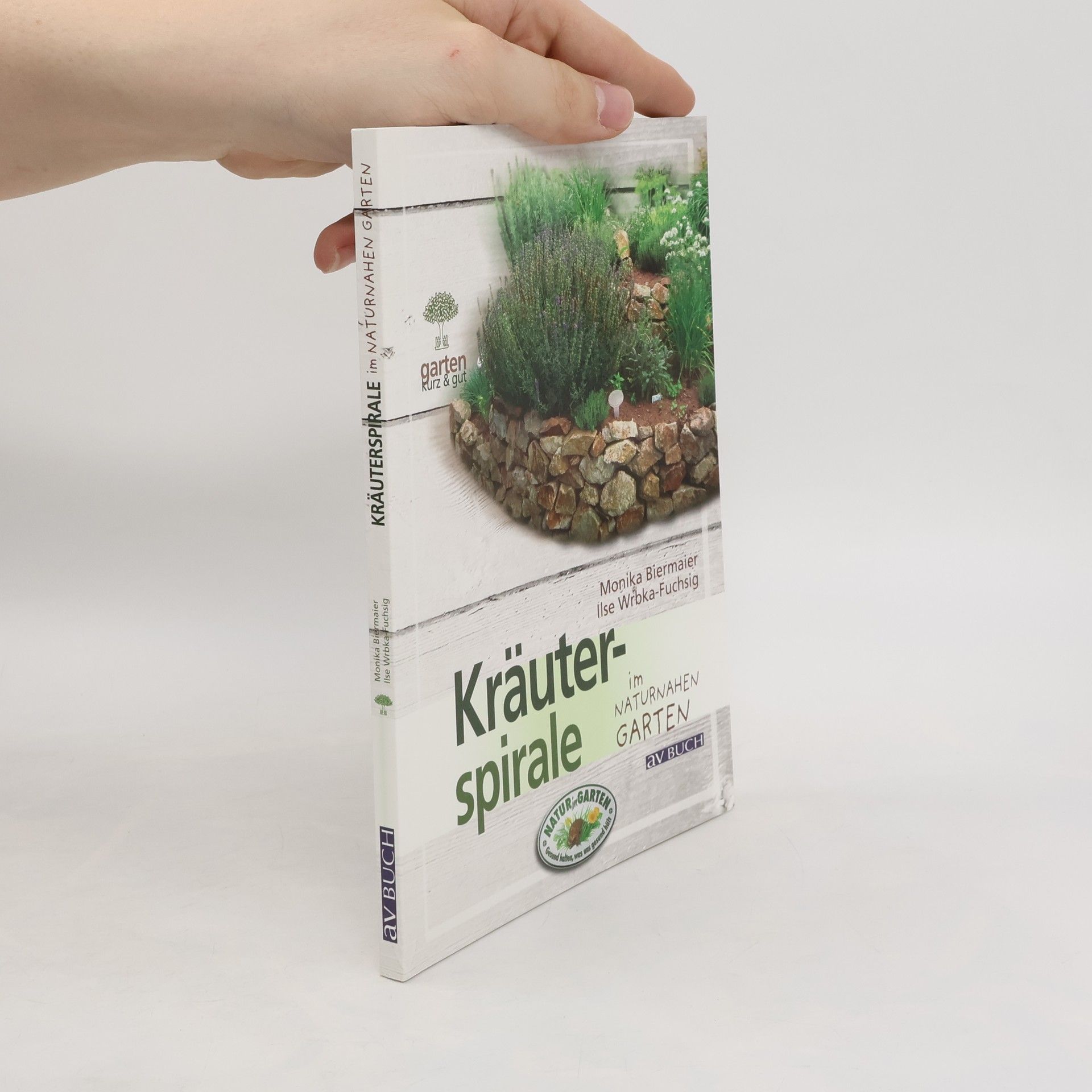 Monika Biermaier Kräuterspirale im naturnahen Garten