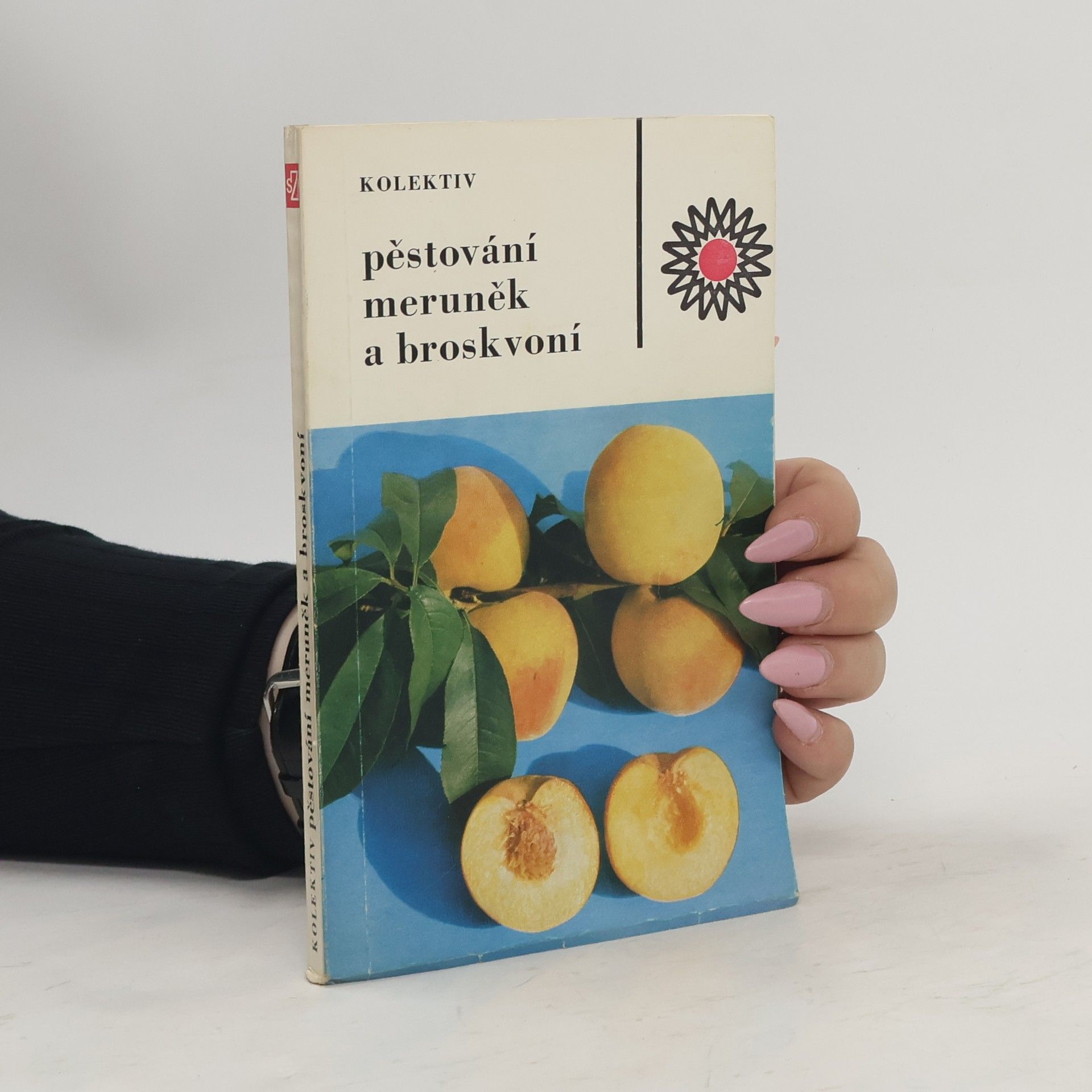 Collective Pěstování meruněk a broskvoní