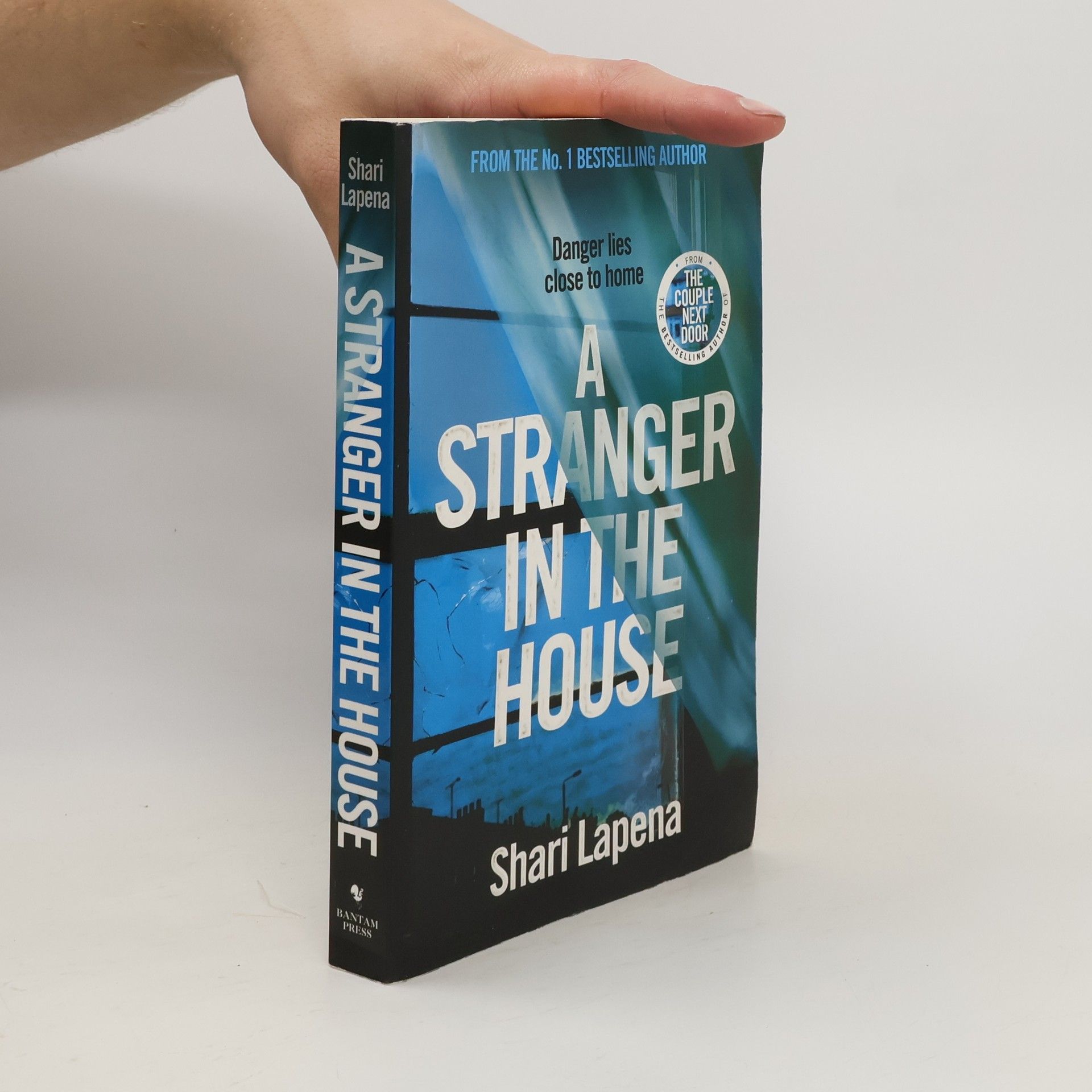 Shari Lapena A stranger in the house