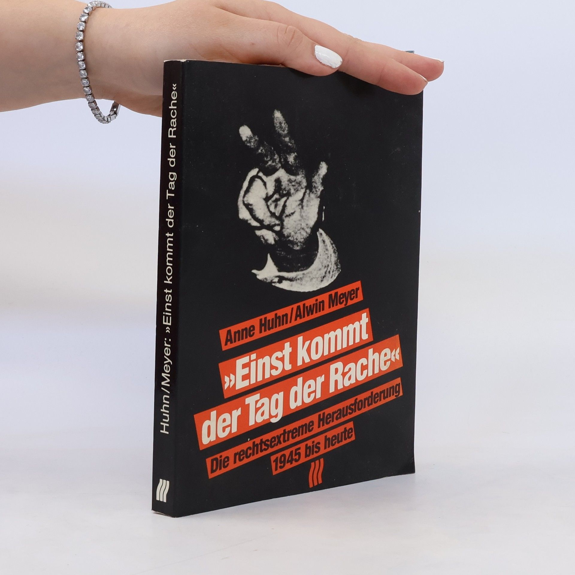 Anne Huhn "Einst kommt der Tag der Rache"