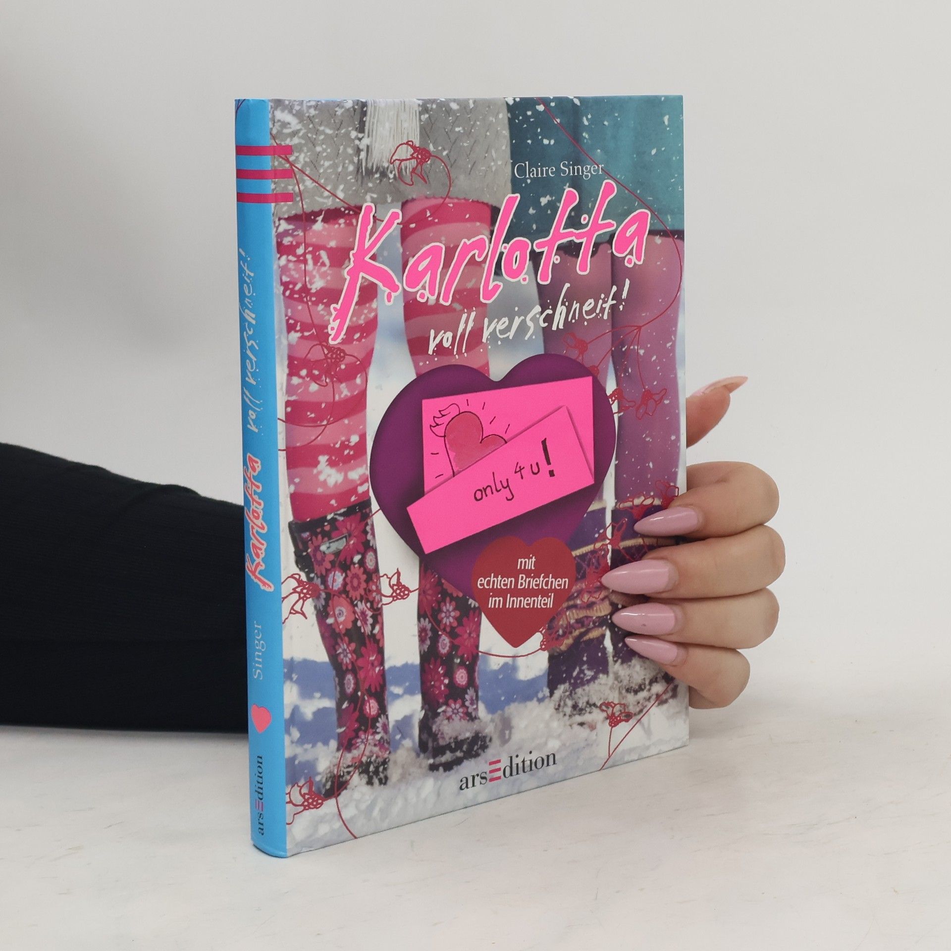 Claire Singer Karlotta voll verschneit