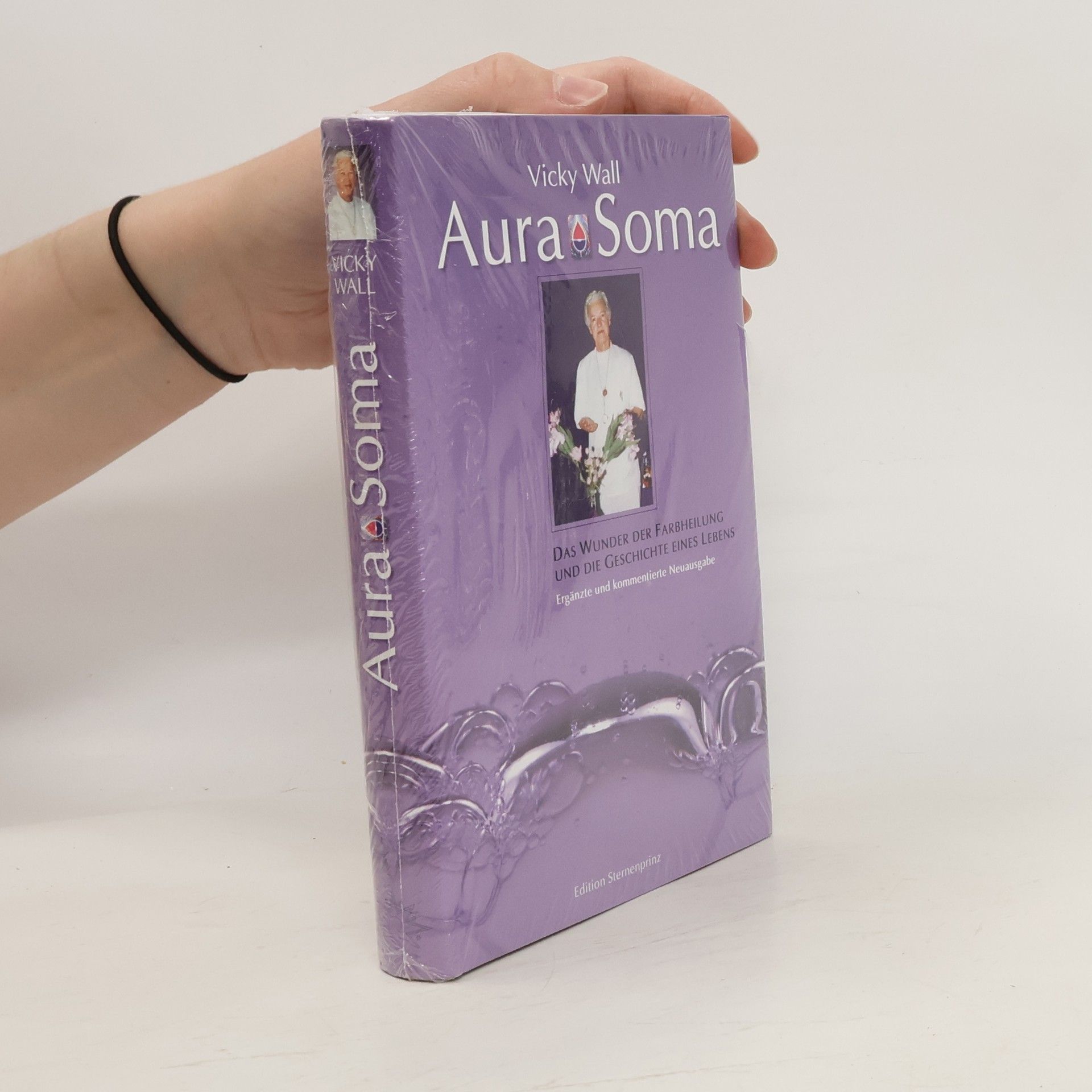 Vicky Wall Aura-Soma