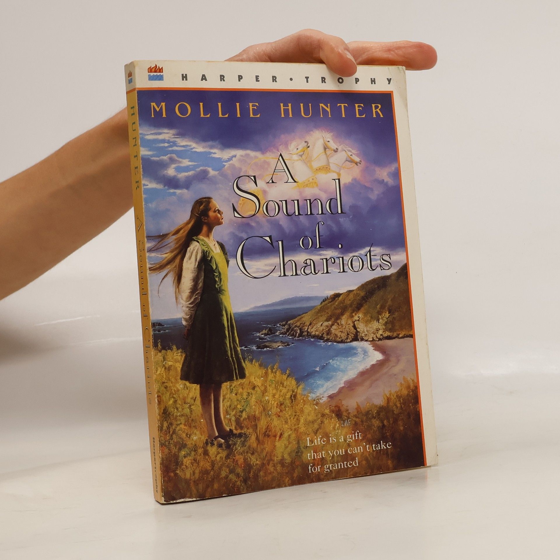 Mollie Hunter A Sound of Chariots