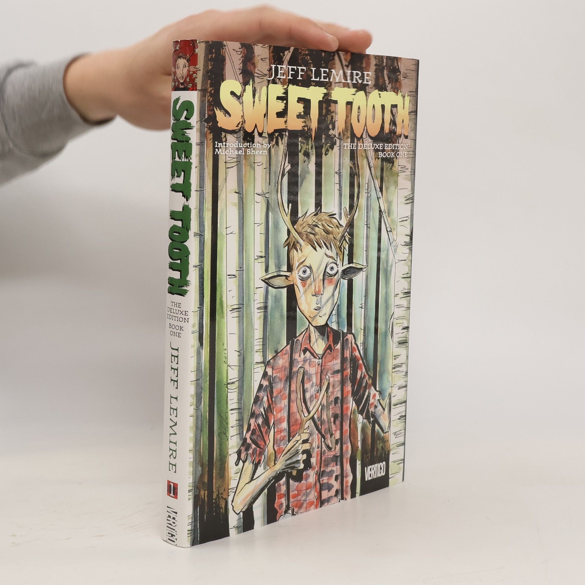 Jeff Lemire Sweet Tooth: The Deluxe Edition, book 1