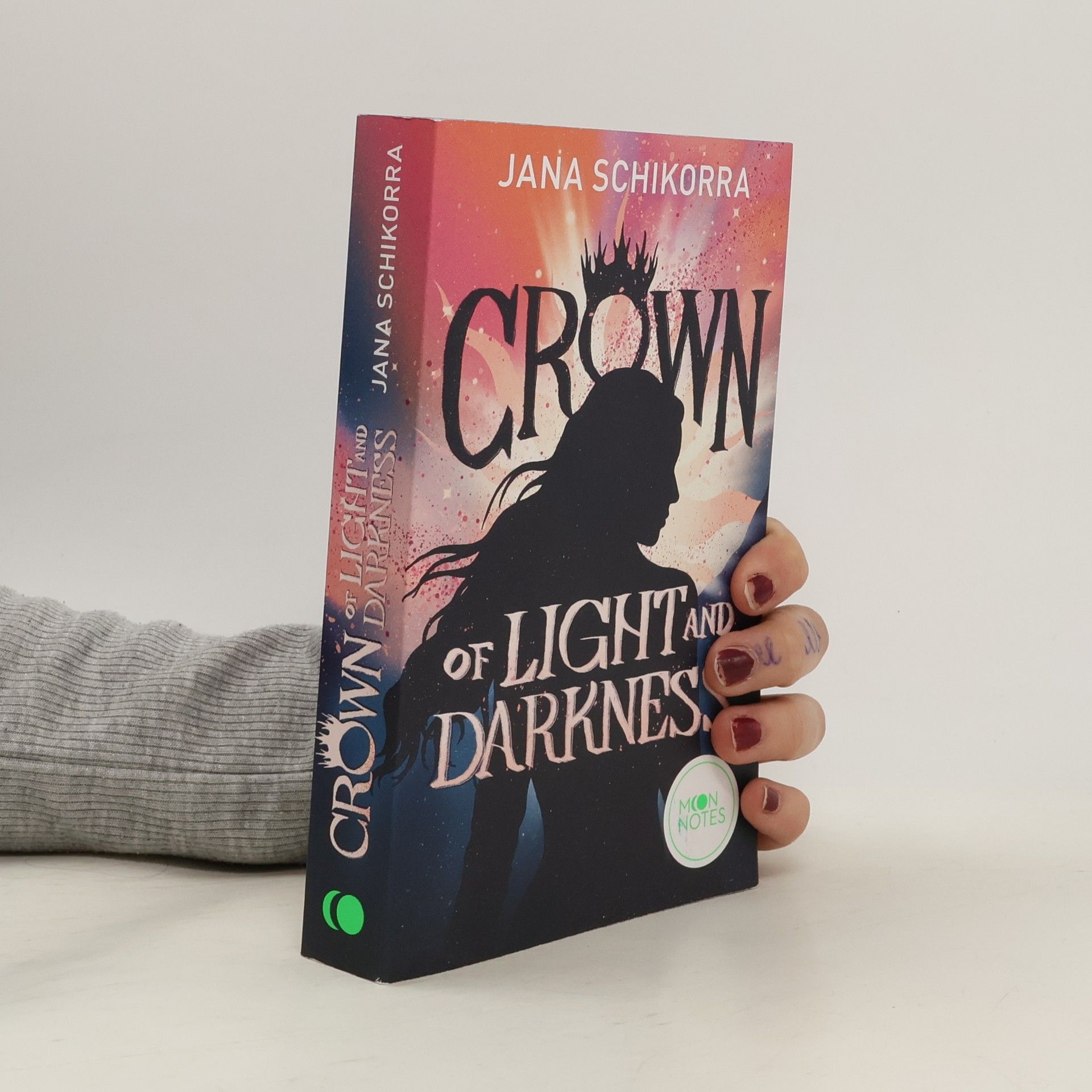 Jana Schikorra Crown of Light and Darkness