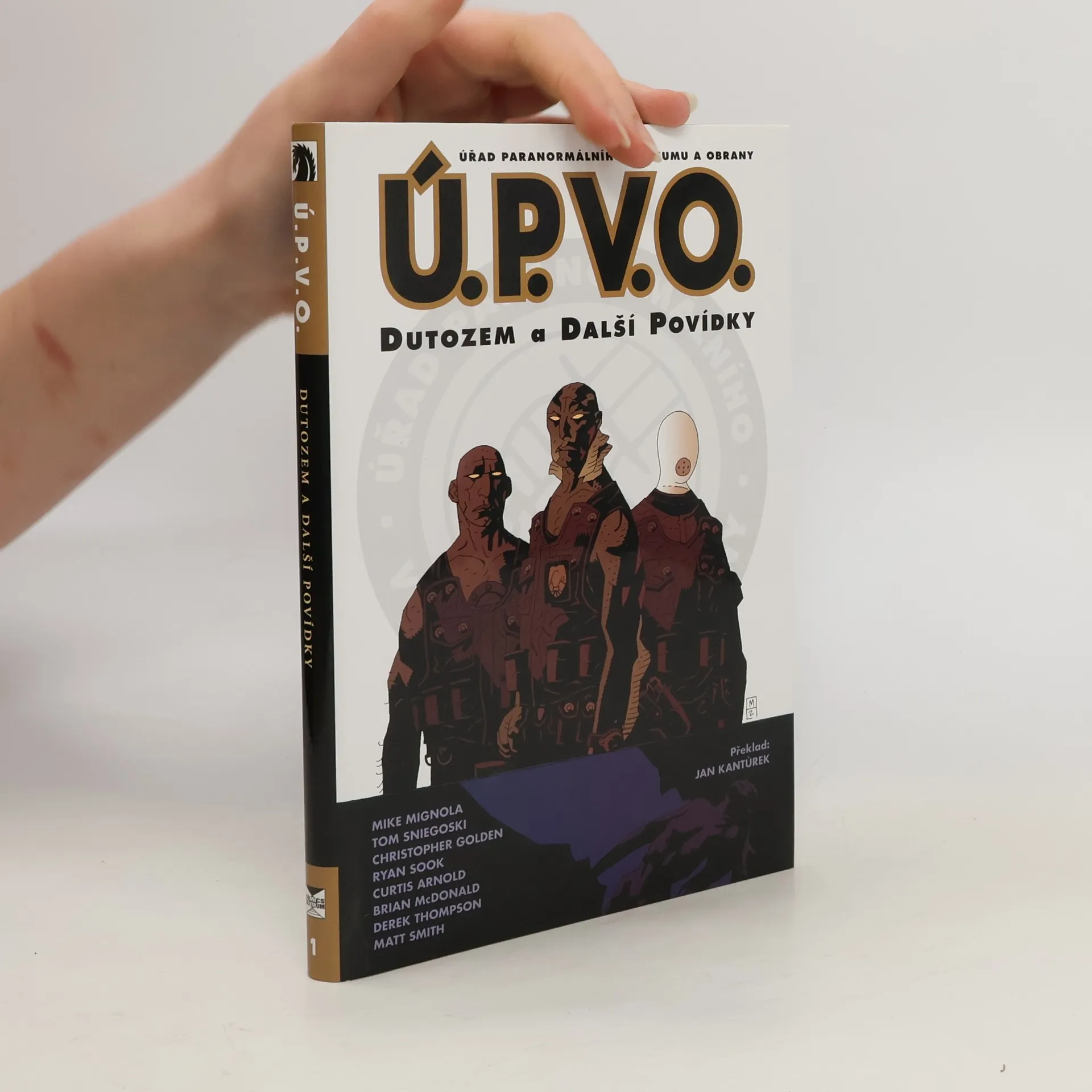 Dutozem a další povídky | Book | Mike Mignola | CS