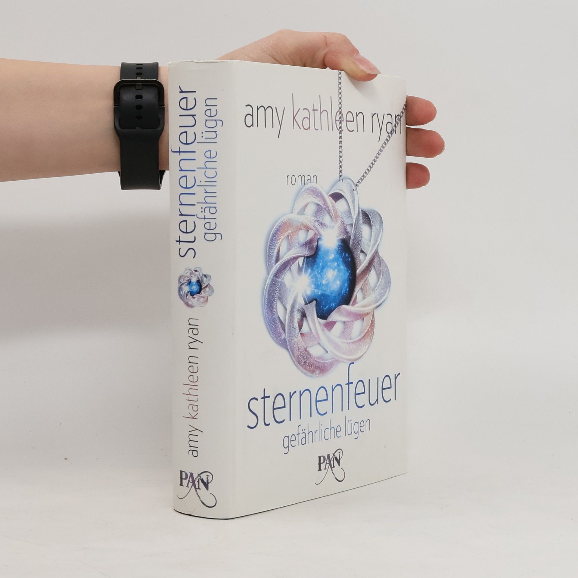Amy Kathleen Ryan Sternenfeuer