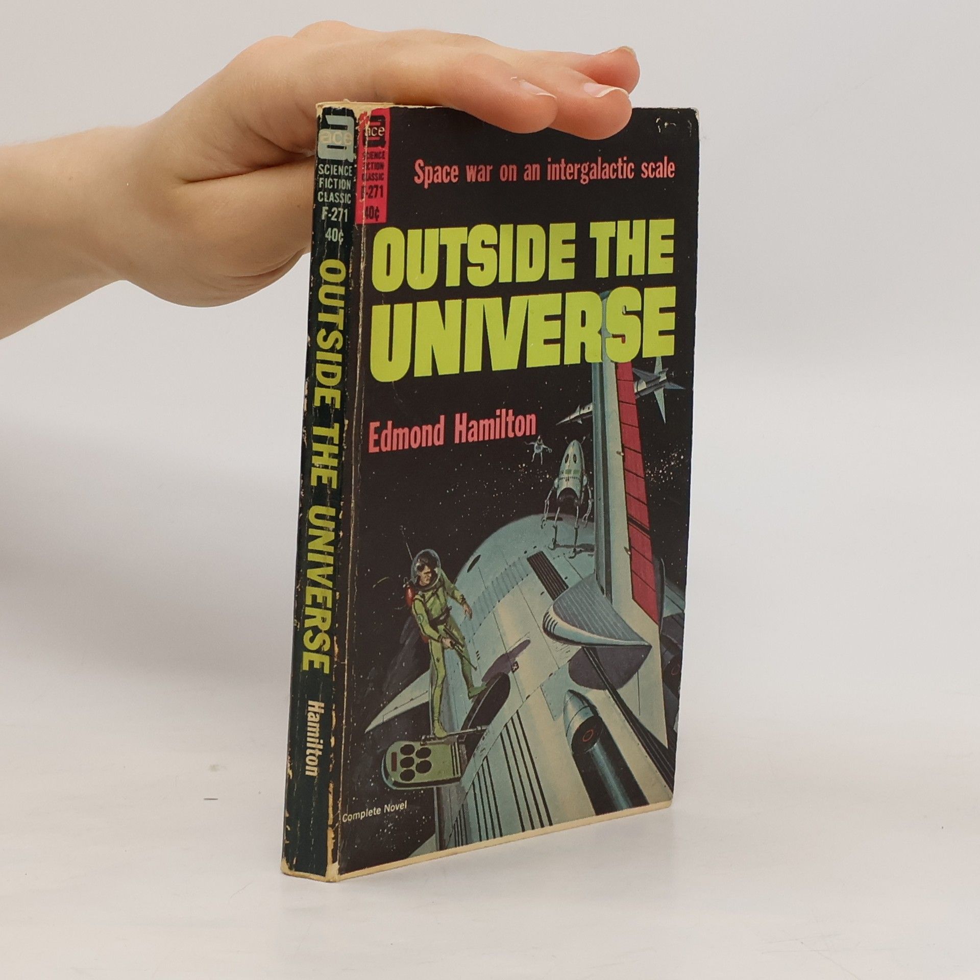 Edmond Hamilton Outside the Universe