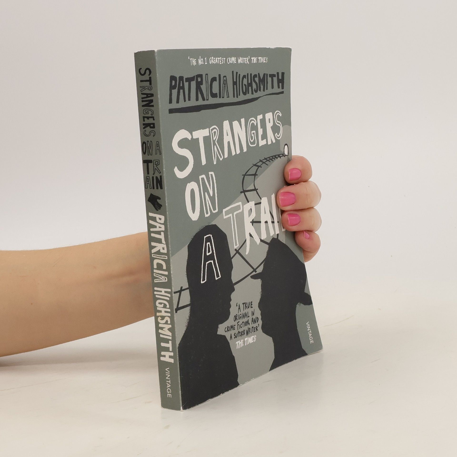 Patricia Highsmith Strangers on a train