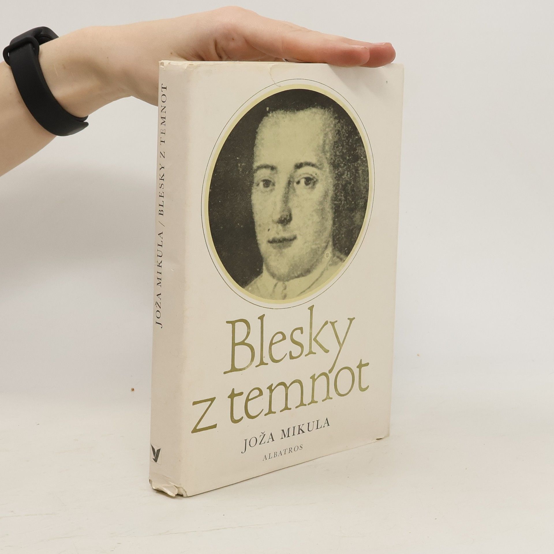 Joža Mikula Blesky z temnot