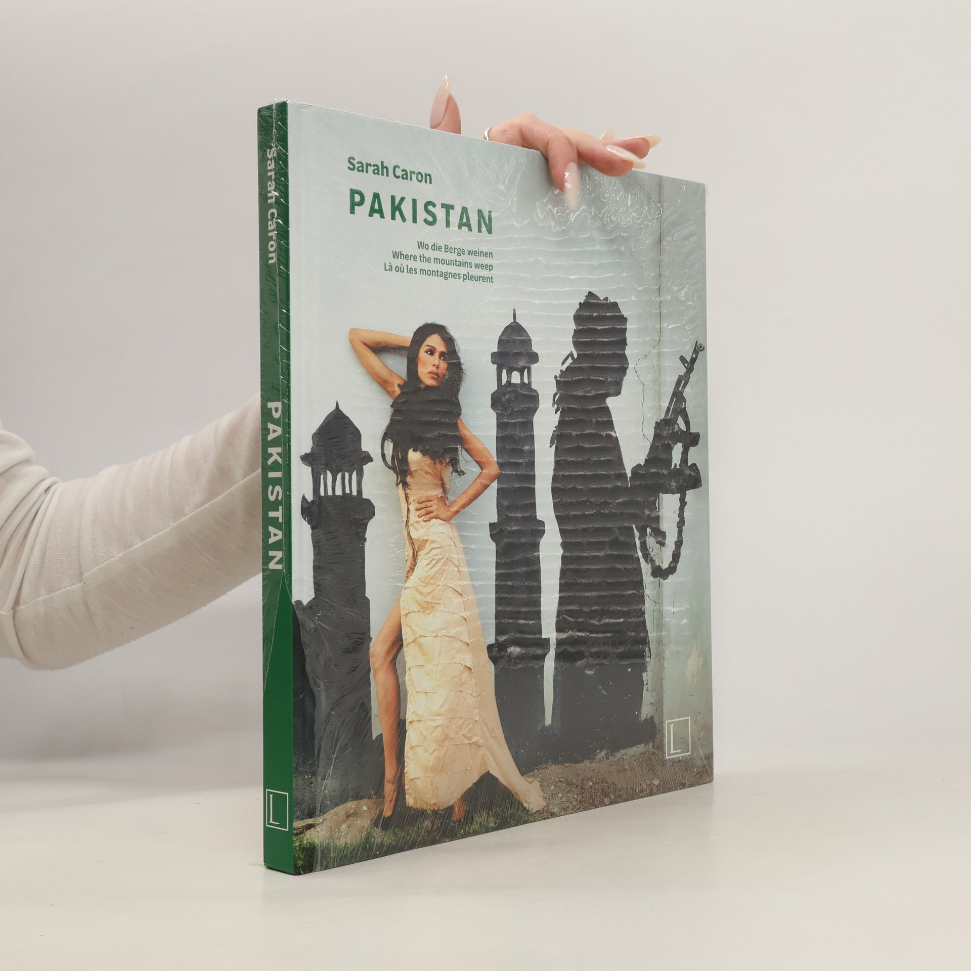 Caron Sarah Pakistan
