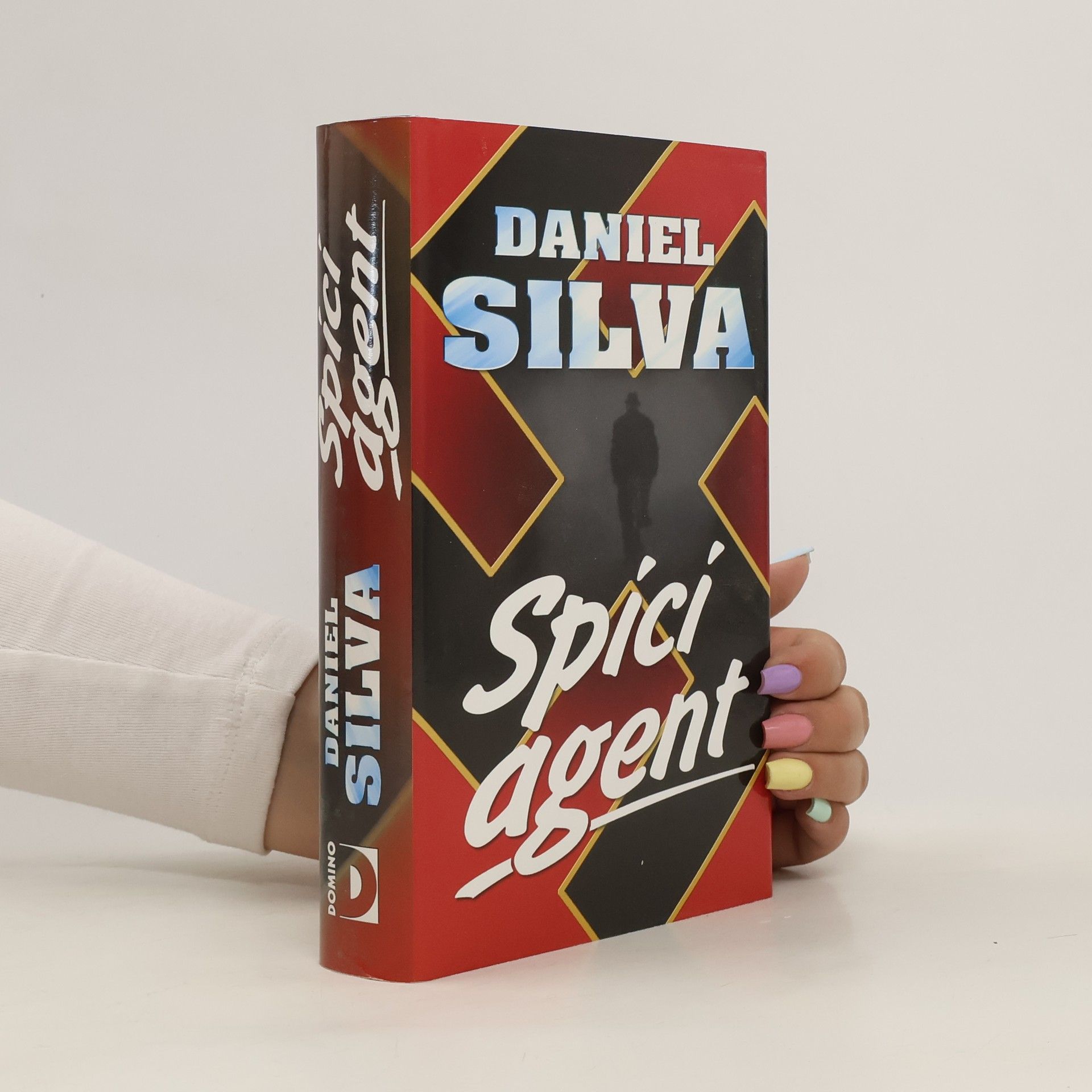 Daniel Silva Spící agent