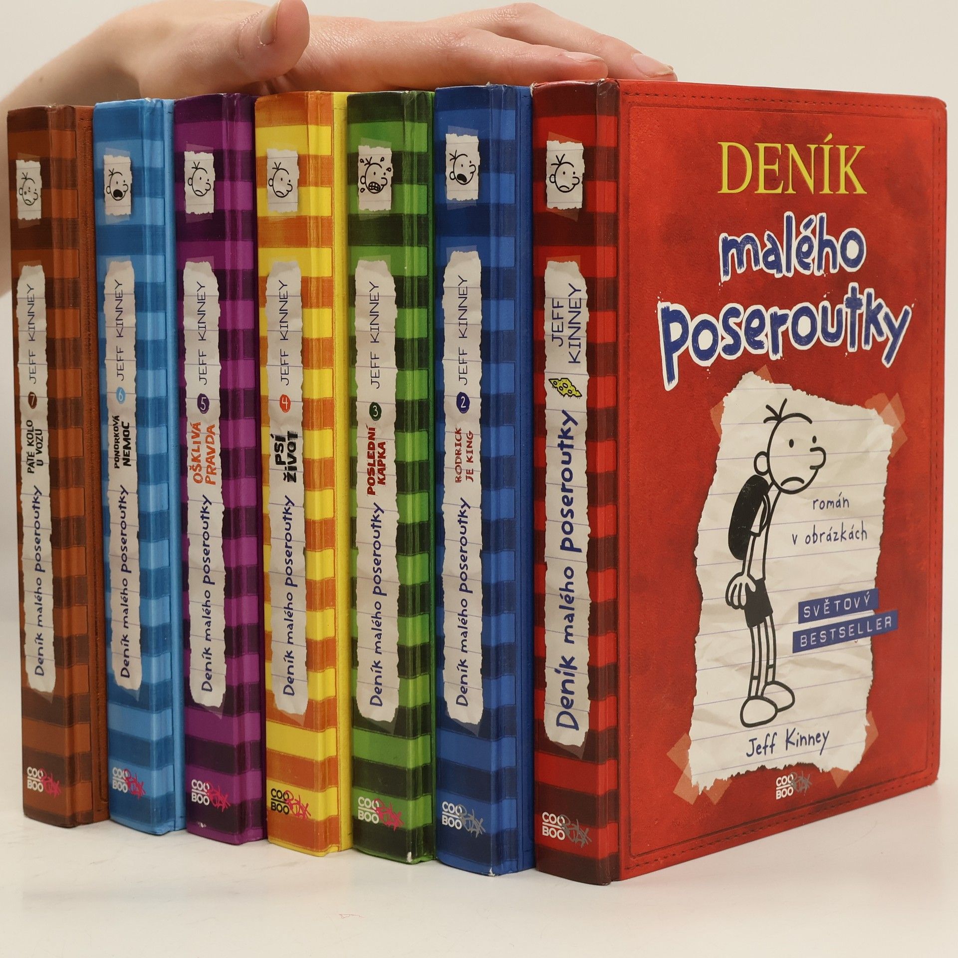 Jeff Kinney Deník malého poseroutky 1-7. díl