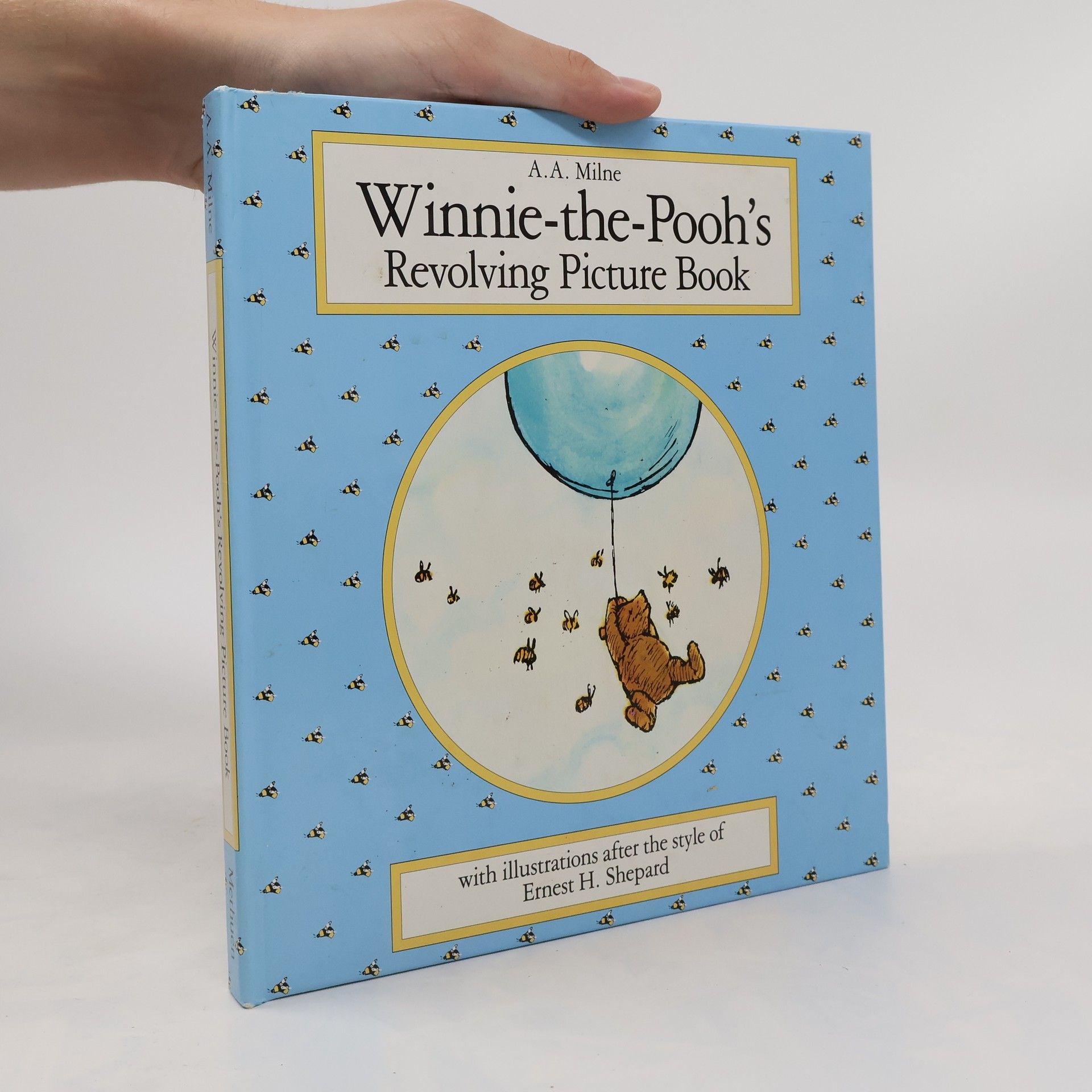 A. A. Milne Winnie-the-Pooh's Revolving Picture Book