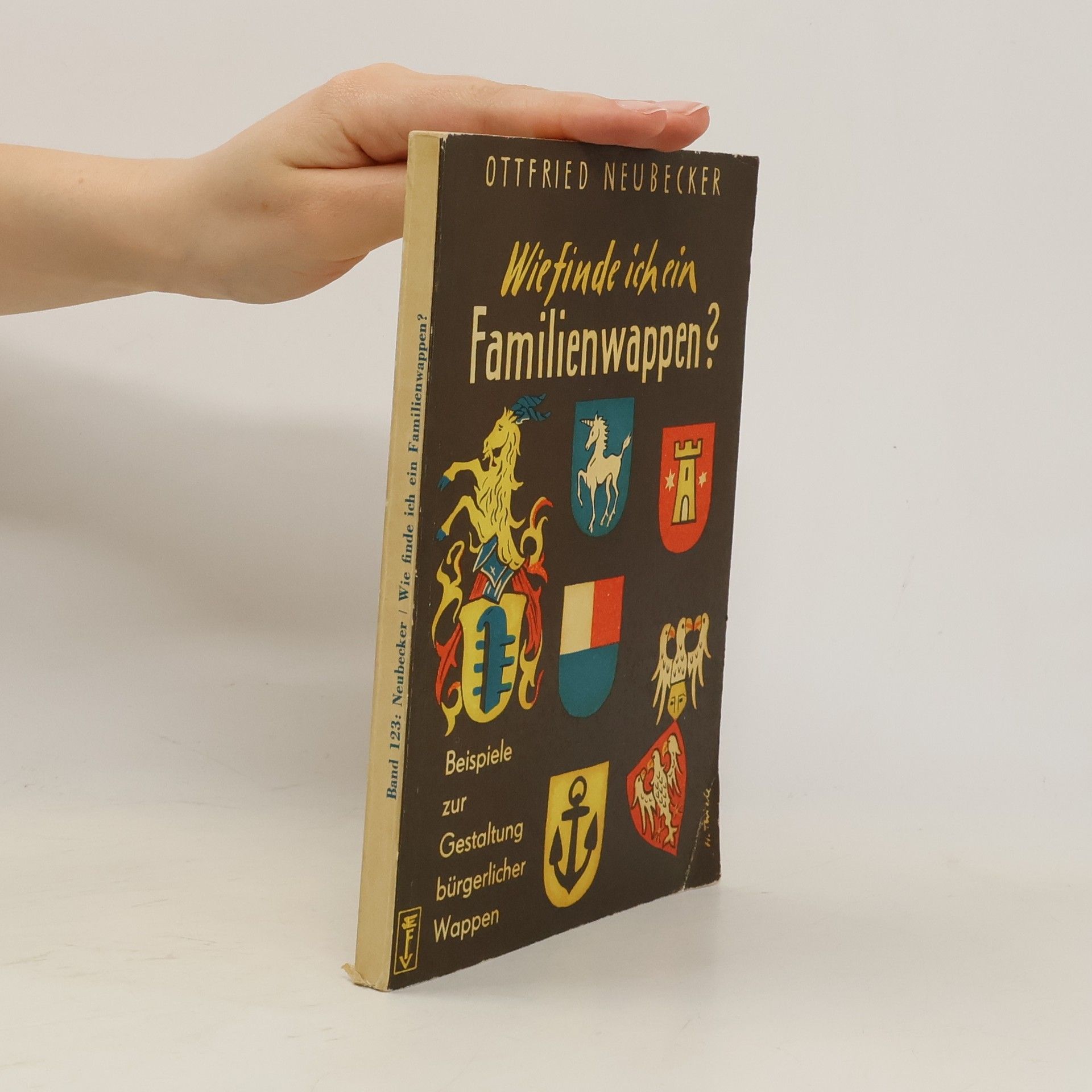 Ottfried Neubecker Wie finde ich ein Familienwappen?