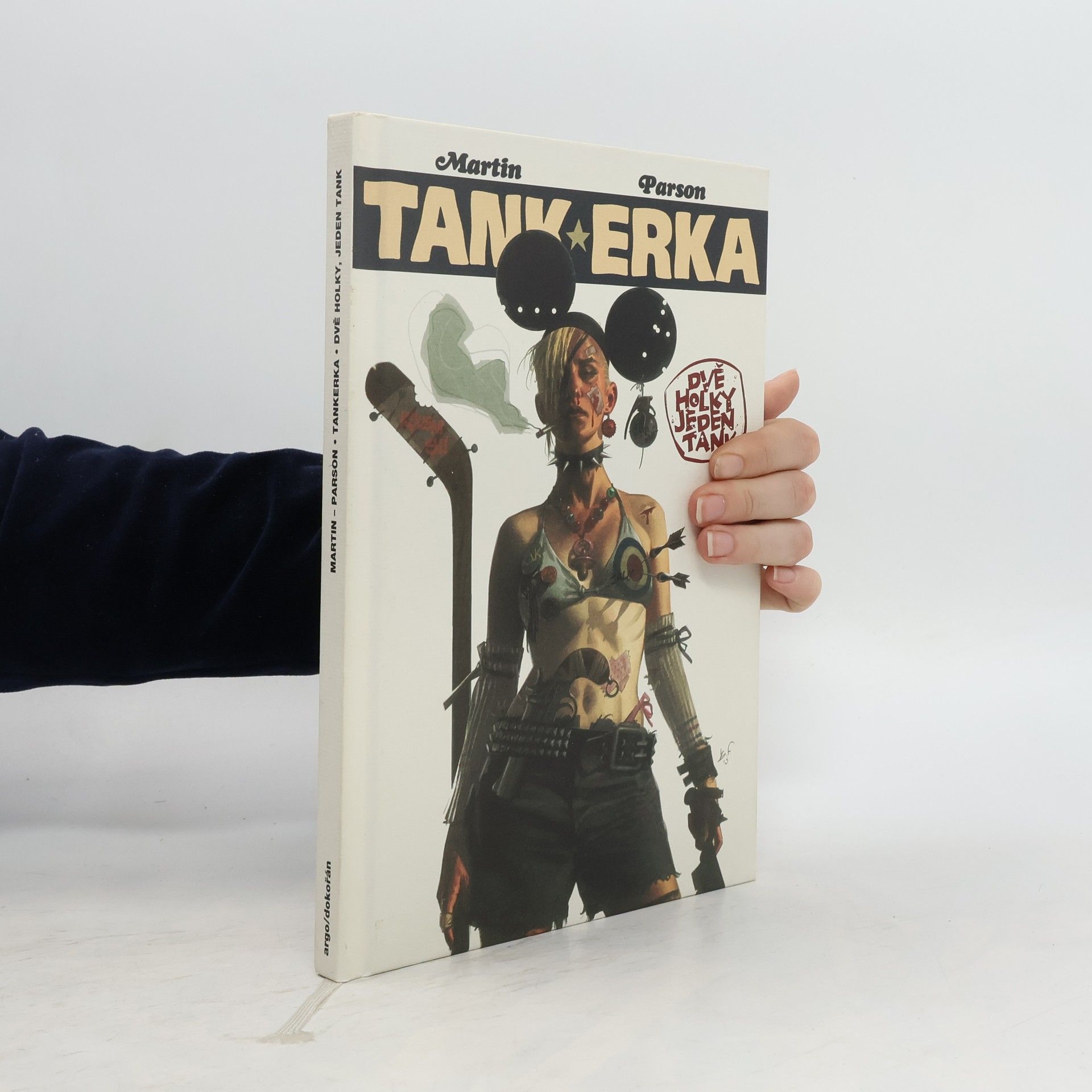 Alan C. Martin Tankerka. Dvě holky, jeden tank